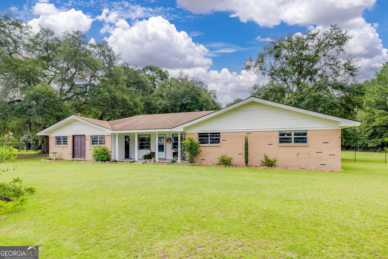 4 bedroom, 2 bathroom, 1,821 sq ft single family residence for sale at 1325 Pine Barren Road, Pooler, GA 31322 — photo 3
