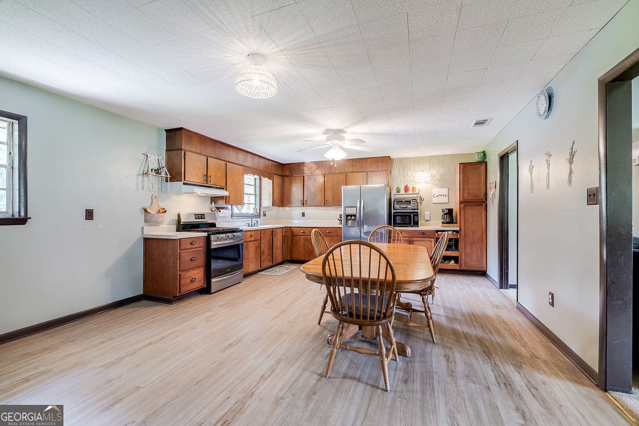4 bedroom, 2 bathroom, 1,821 sq ft single family residence for sale at 1325 Pine Barren Road, Pooler, GA 31322 — photo 9