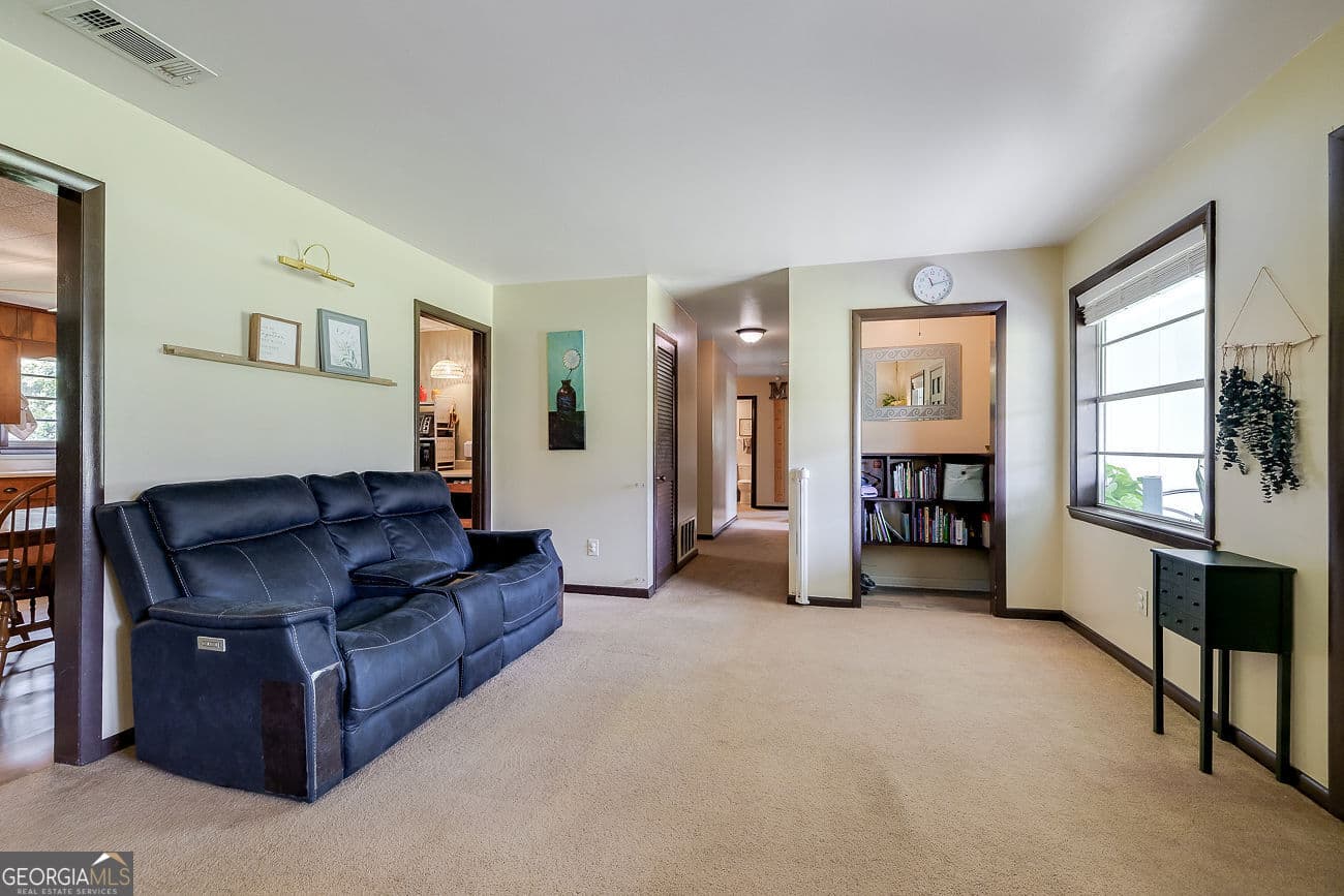4 bedroom, 2 bathroom, 1,821 sq ft single family residence for sale at 1325 Pine Barren Road, Pooler, GA 31322 — photo 8