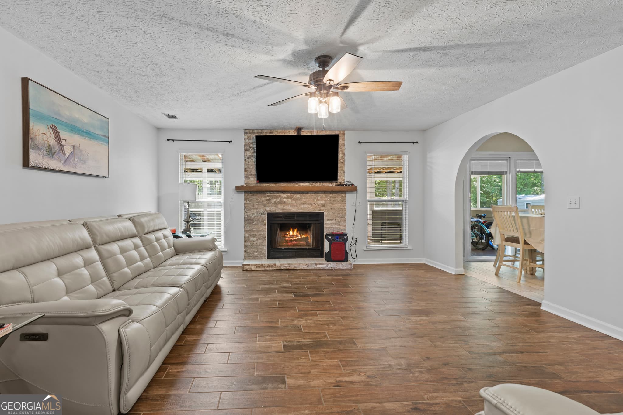 4 bedroom, 2 bathroom, 1,809 sq ft single family residence for sale at 1768 Floye Drive, Loganville, GA 30052 — photo 5
