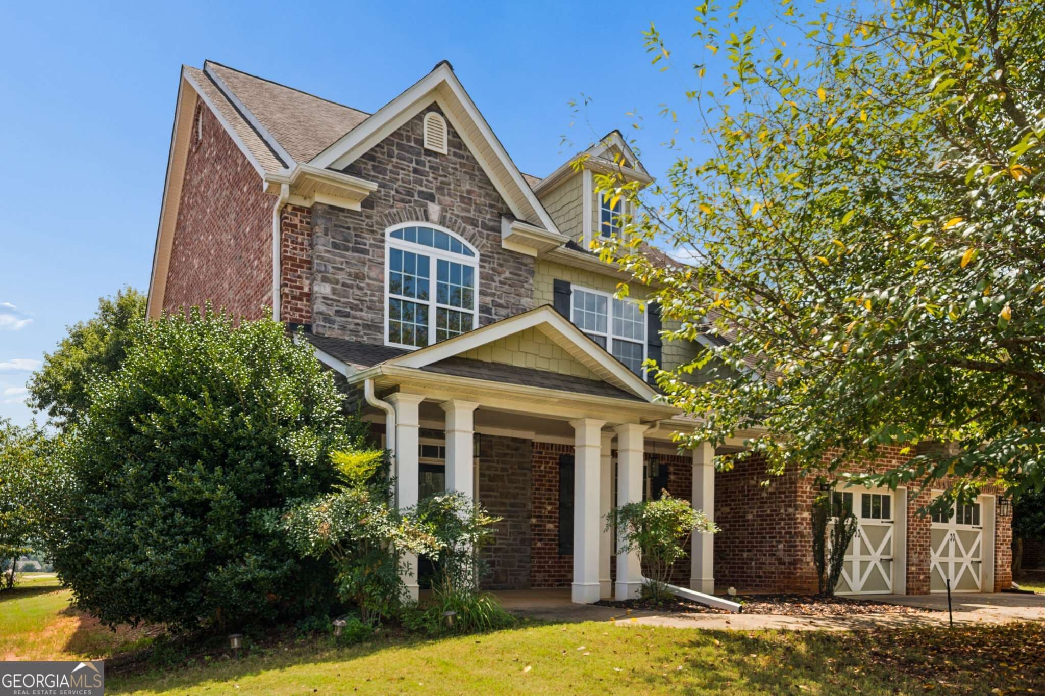 3 bedroom, 3 bathroom, 2,720 sq ft single family residence for sale at 3138 Alhambra Circle, Hampton, GA 30228 — photo 2