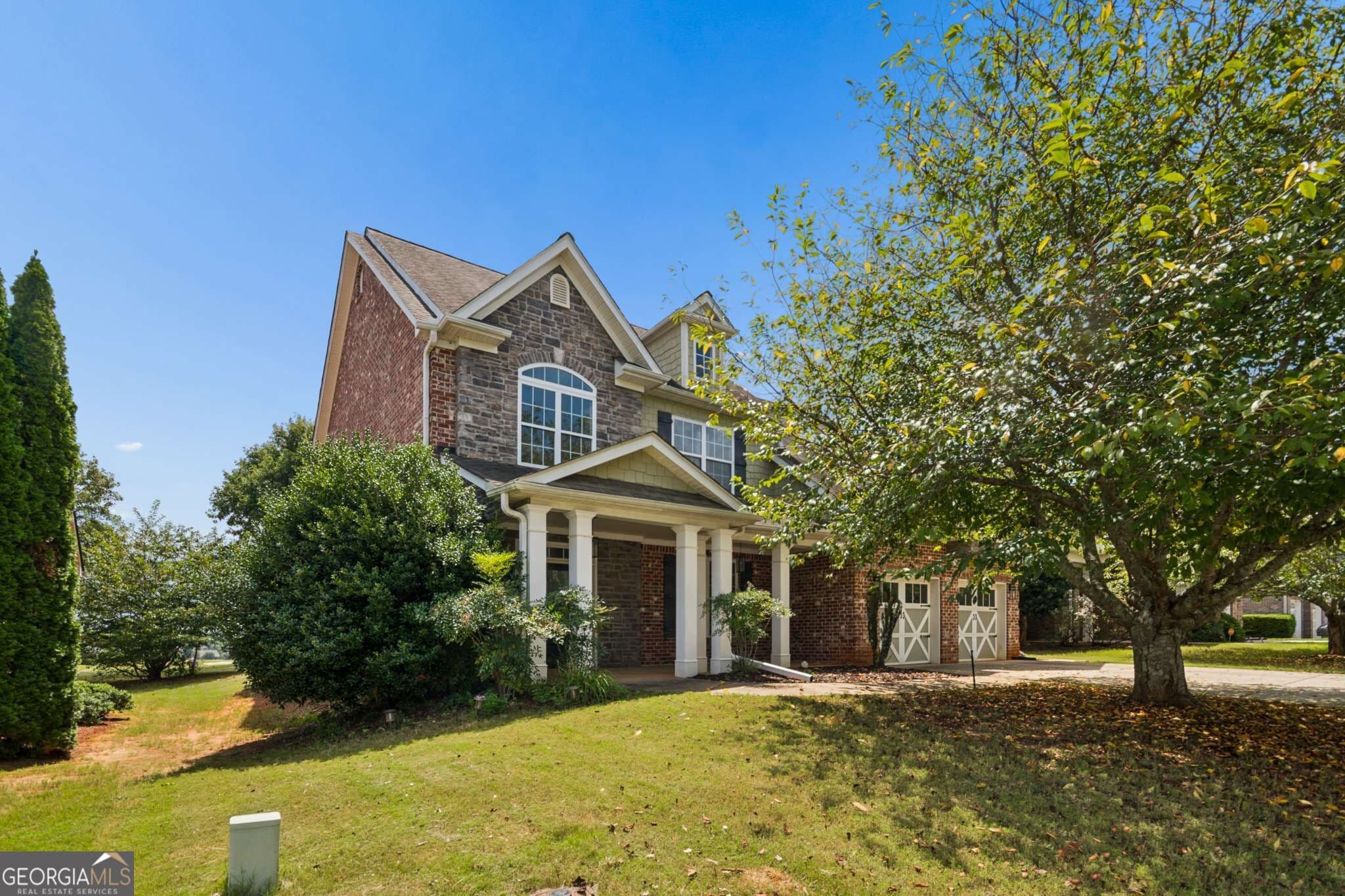 3 bedroom, 3 bathroom, 2,720 sq ft single family residence for sale at 3138 Alhambra Circle, Hampton, GA 30228 — photo 1 of 56