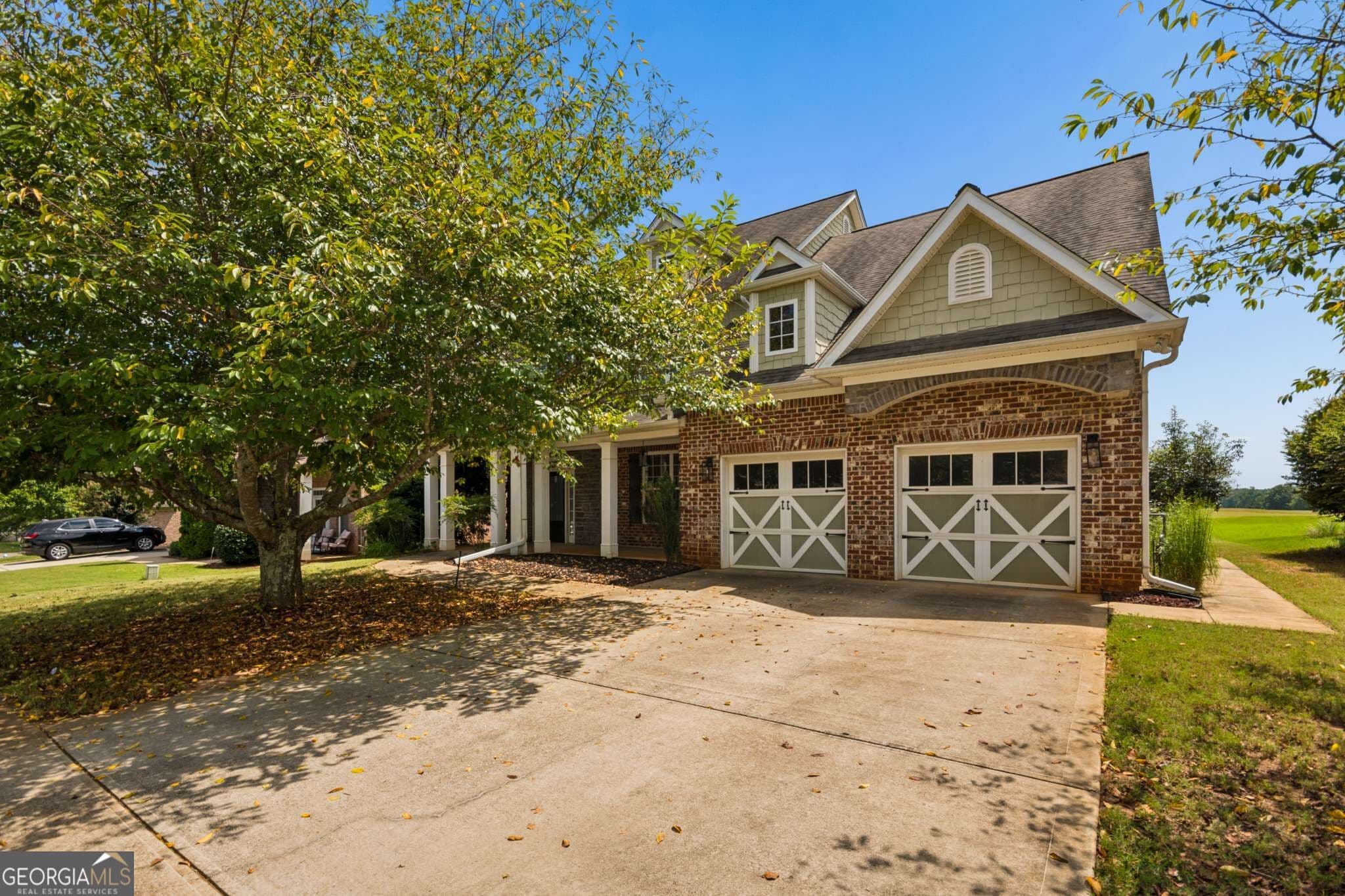 3 bedroom, 3 bathroom, 2,720 sq ft single family residence for sale at 3138 Alhambra Circle, Hampton, GA 30228 — photo 4