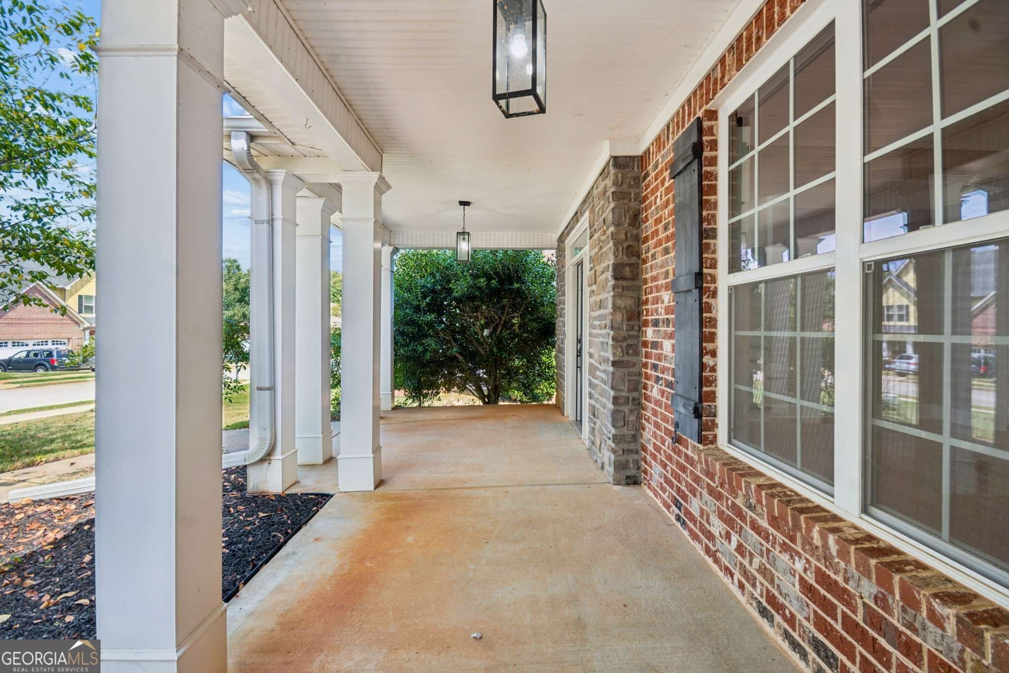 3 bedroom, 3 bathroom, 2,720 sq ft single family residence for sale at 3138 Alhambra Circle, Hampton, GA 30228 — photo 8