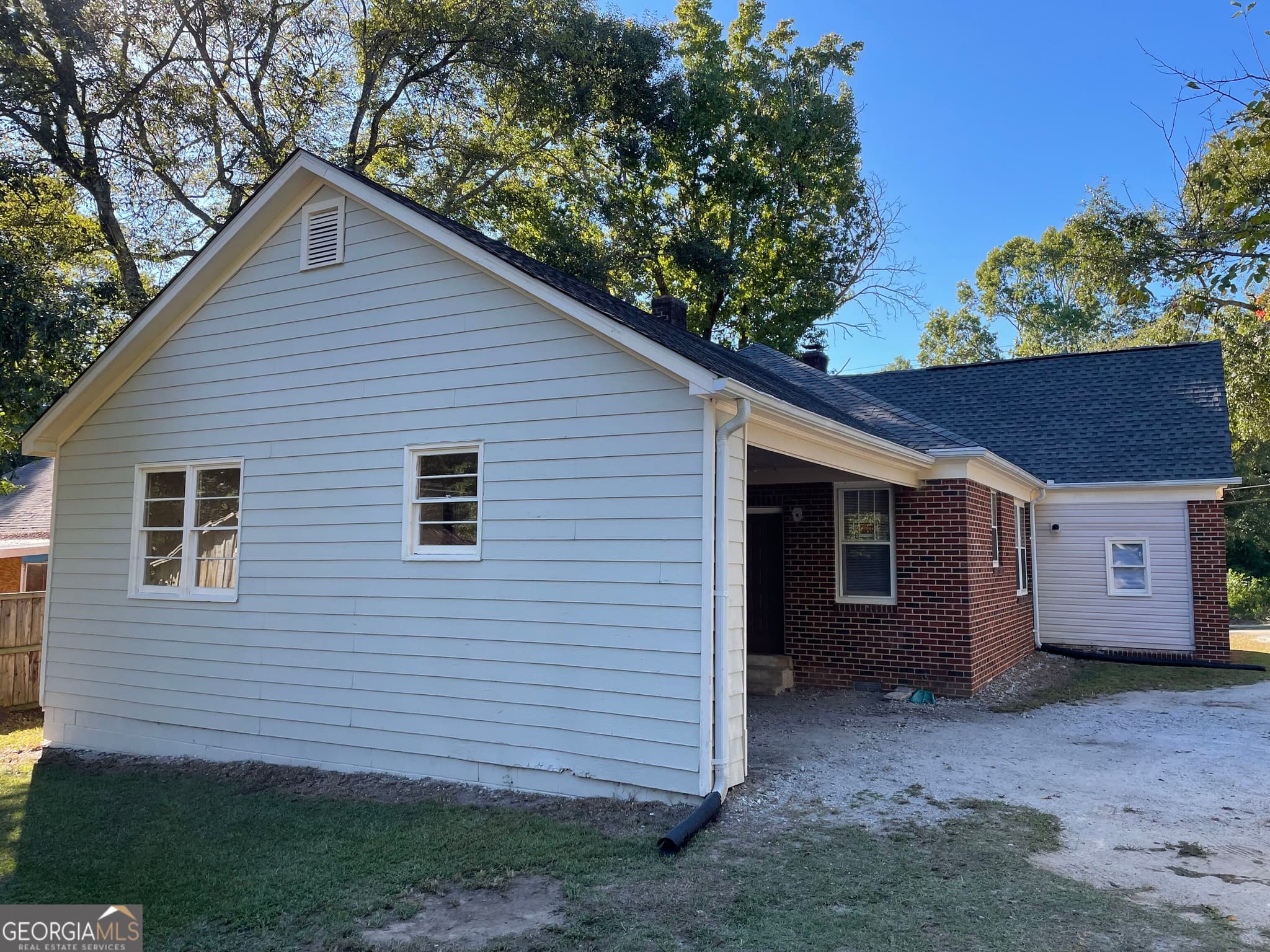 3 bedroom, 1 bathroom, 1,282 sq ft single family residence for sale at 227 S Oliver Street, Elberton, GA 30635 — photo 6