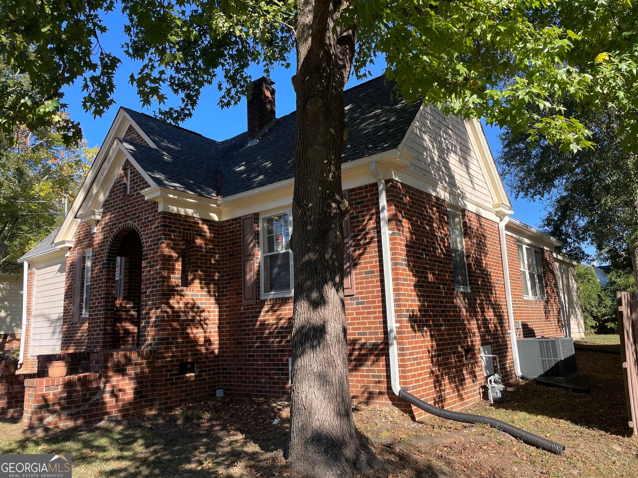 3 bedroom, 1 bathroom, 1,282 sq ft single family residence for sale at 227 S Oliver Street, Elberton, GA 30635 — photo 3