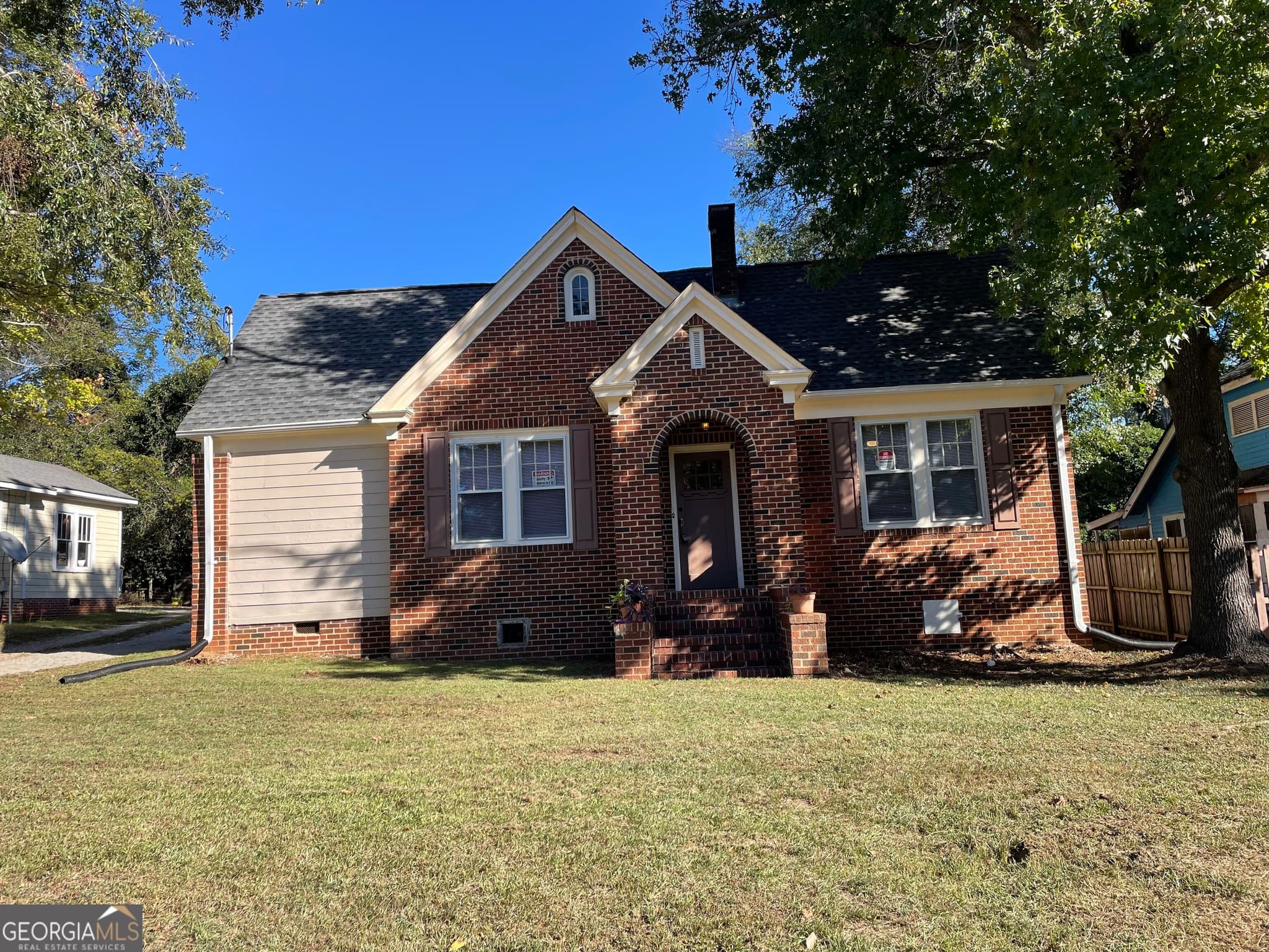 3 bedroom, 1 bathroom, 1,282 sq ft single family residence for sale at 227 S Oliver Street, Elberton, GA 30635
