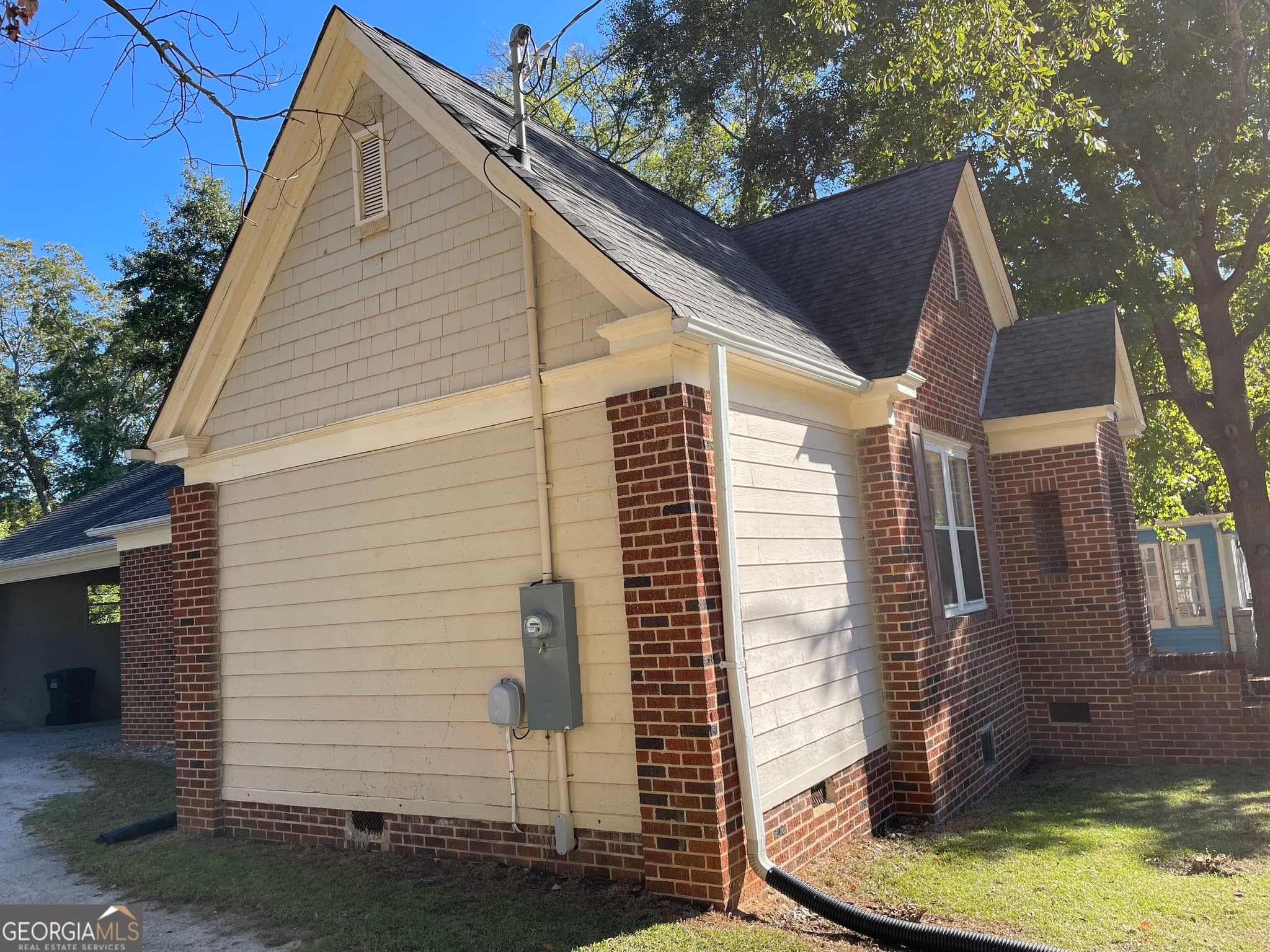 3 bedroom, 1 bathroom, 1,282 sq ft single family residence for sale at 227 S Oliver Street, Elberton, GA 30635 — photo 4