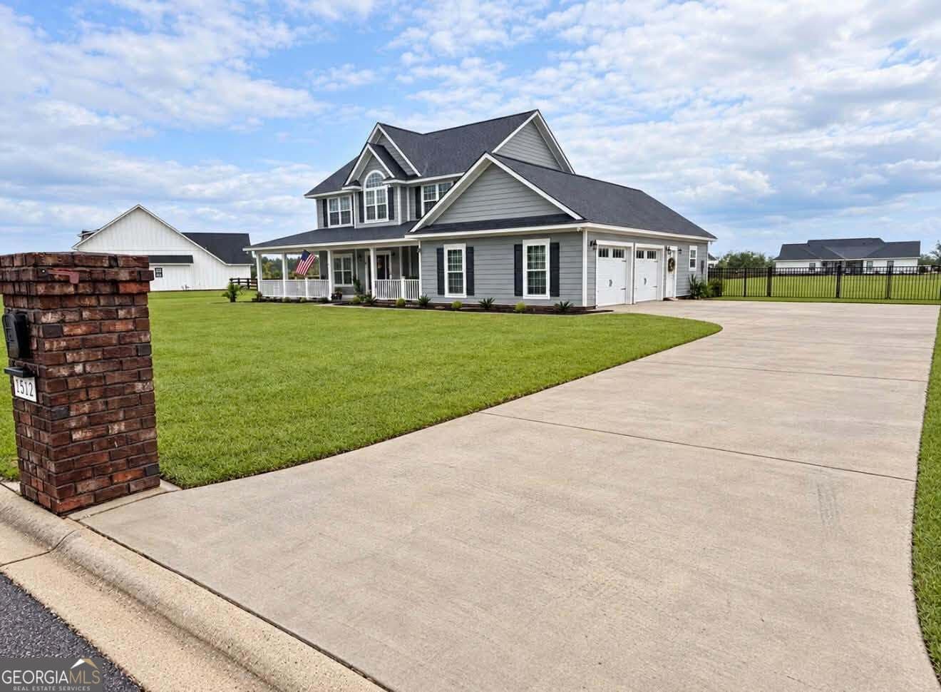 4 bedroom, 3.5 bathroom, 2,496 sq ft single family residence for sale at 1512 Plantation Circle, Blackshear, GA 31516 — photo 2