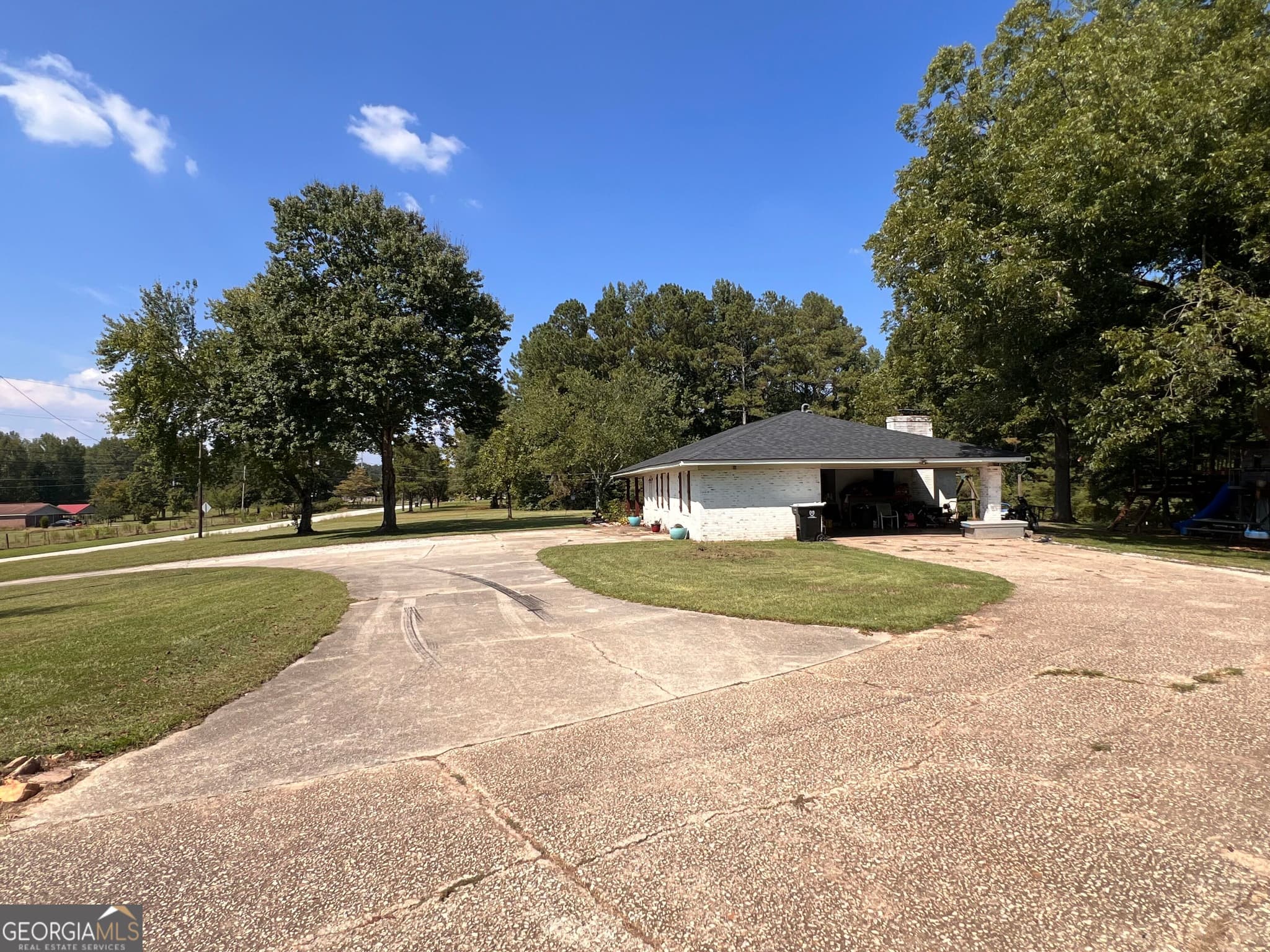 4 bedroom, 2 bathroom, 2,308 sq ft single family residence for sale at 4085 Mount Zion Road, Carrollton, GA 30117 — photo 3