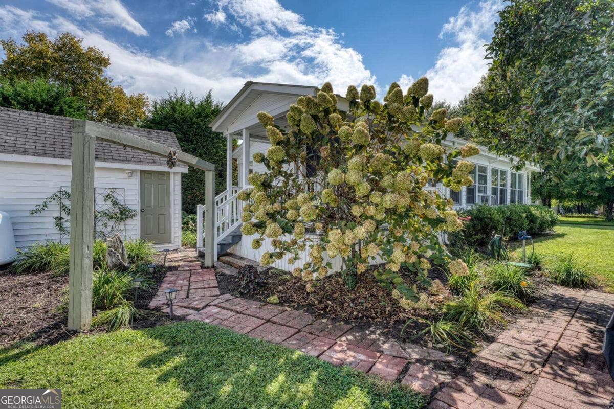 1 bedroom, 1 bathroom single family residence for sale at 4353 Riverbank Run, Hiawassee, GA 30546 — photo 6