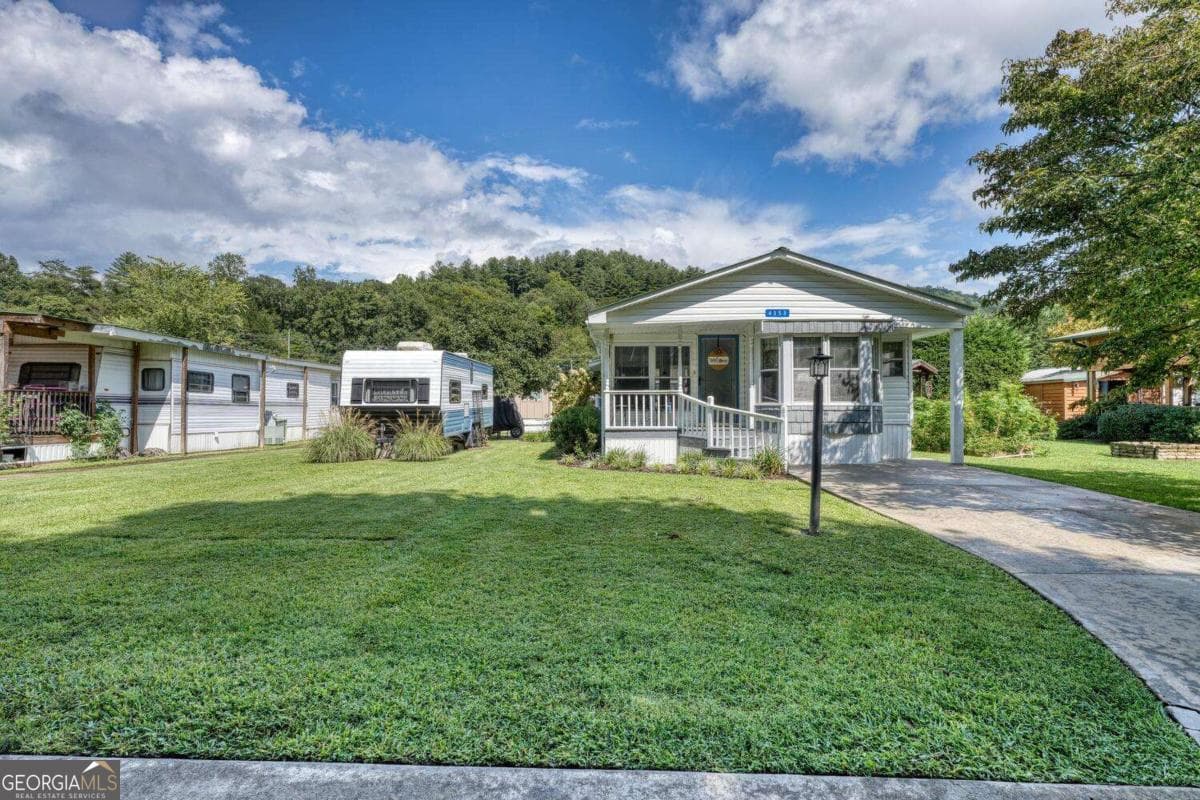 1 bedroom, 1 bathroom single family residence for sale at 4353 Riverbank Run, Hiawassee, GA 30546 — photo 4
