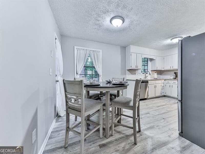 3 bedroom, 3 bathroom, 2,214 sq ft single family residence for sale at 389 Saint Albans Court, Mableton, GA 30126 — photo 5