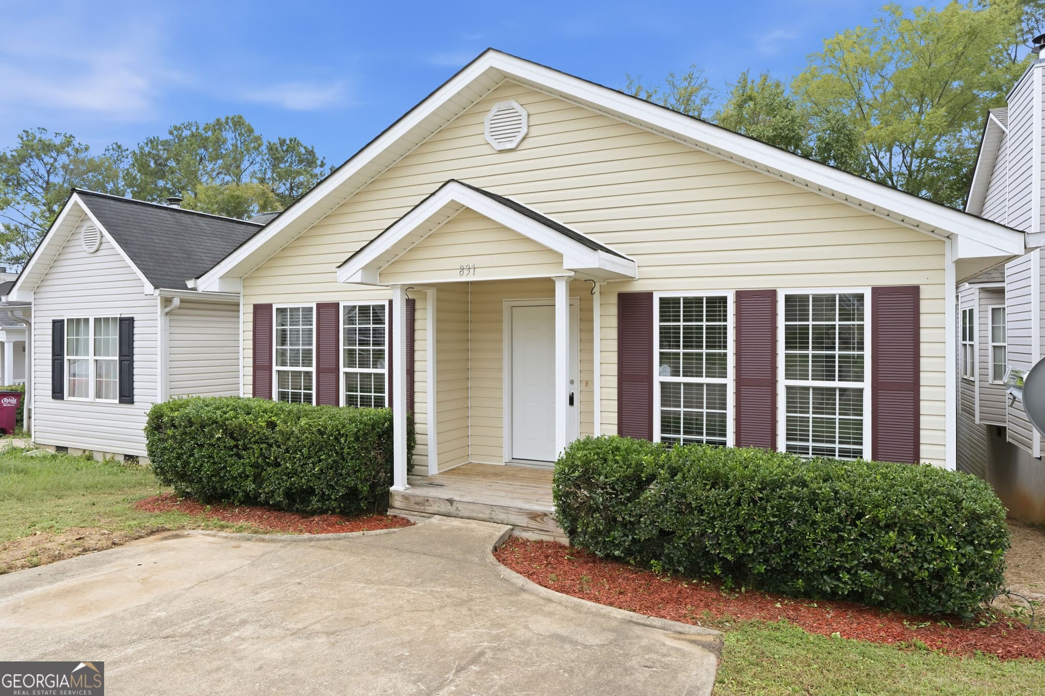 3 bedroom, 2 bathroom, 1,270 sq ft single family residence for sale at 831 Glenridge Drive, Macon, GA 31211 — photo 2