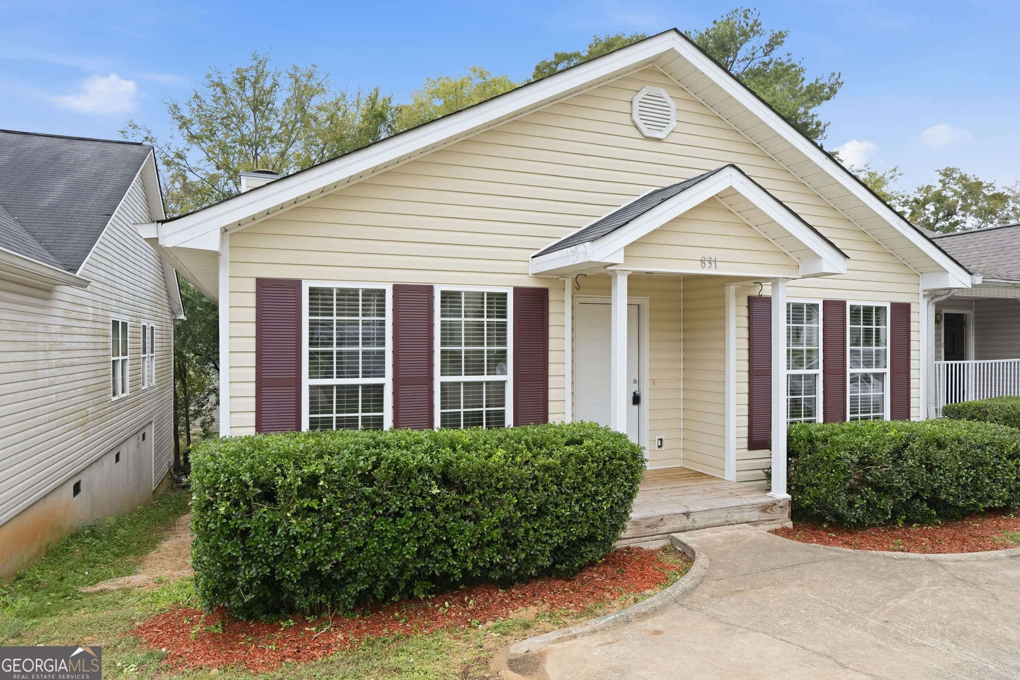 3 bedroom, 2 bathroom, 1,270 sq ft single family residence for sale at 831 Glenridge Drive, Macon, GA 31211 — photo 3