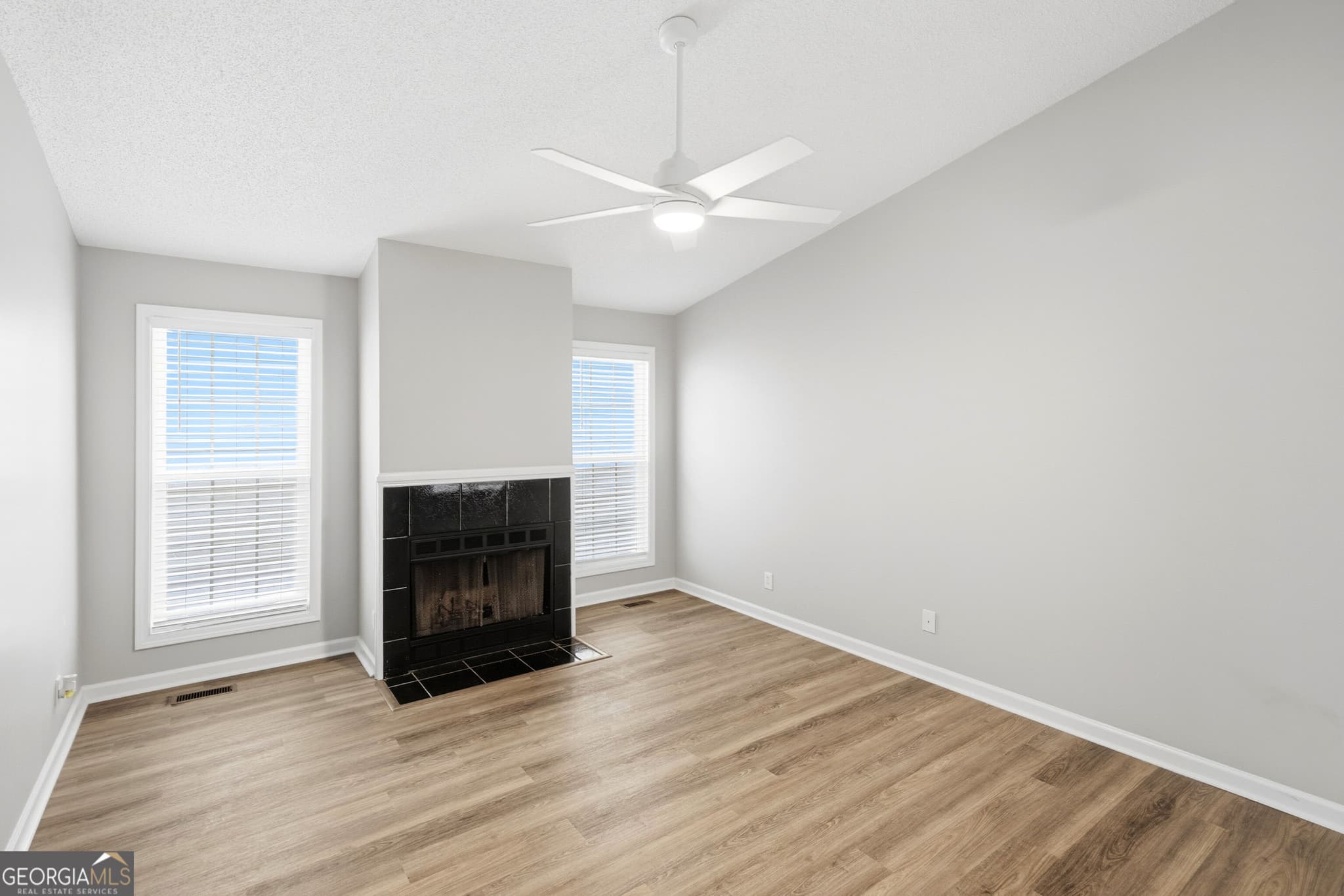 3 bedroom, 2 bathroom, 1,270 sq ft single family residence for sale at 831 Glenridge Drive, Macon, GA 31211 — photo 10