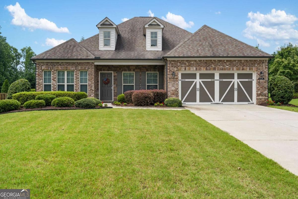 3 bedroom, 2.5 bathroom, 2,533 sq ft single family residence for sale at 4725 Amble Trace, Cumming, GA 30040 — photo 1 of 53