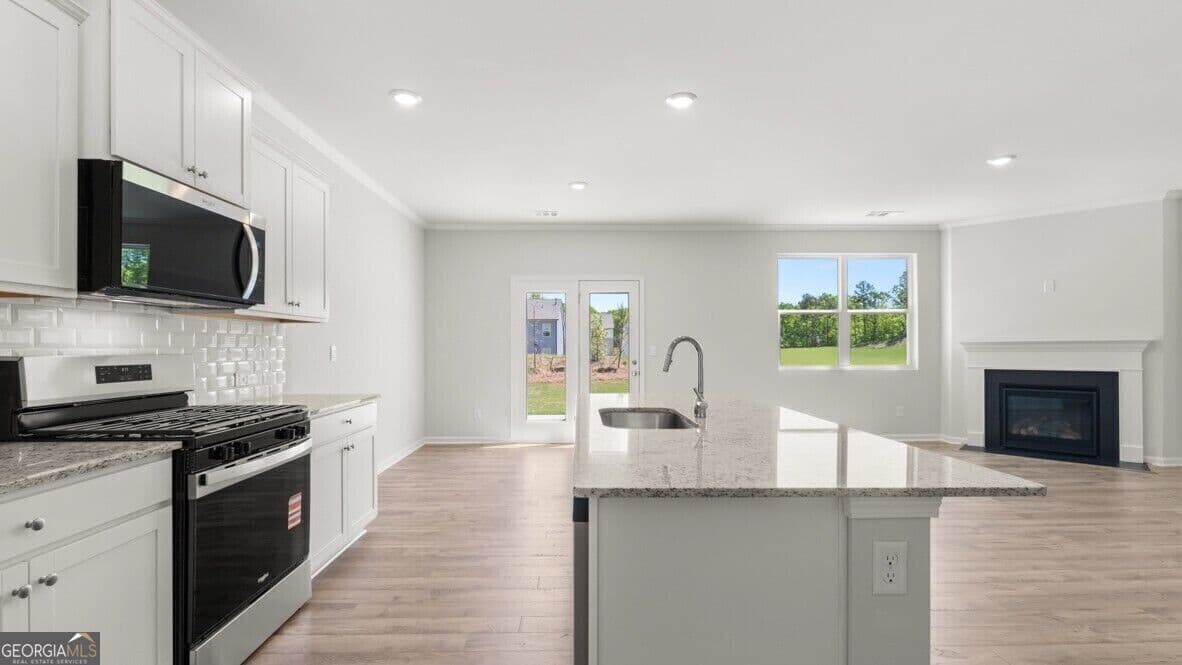 5 bedroom, 3 bathroom, 2,511 sq ft single family residence for sale at 379 Belmont Drive, Cartersville, GA 30120 — photo 8