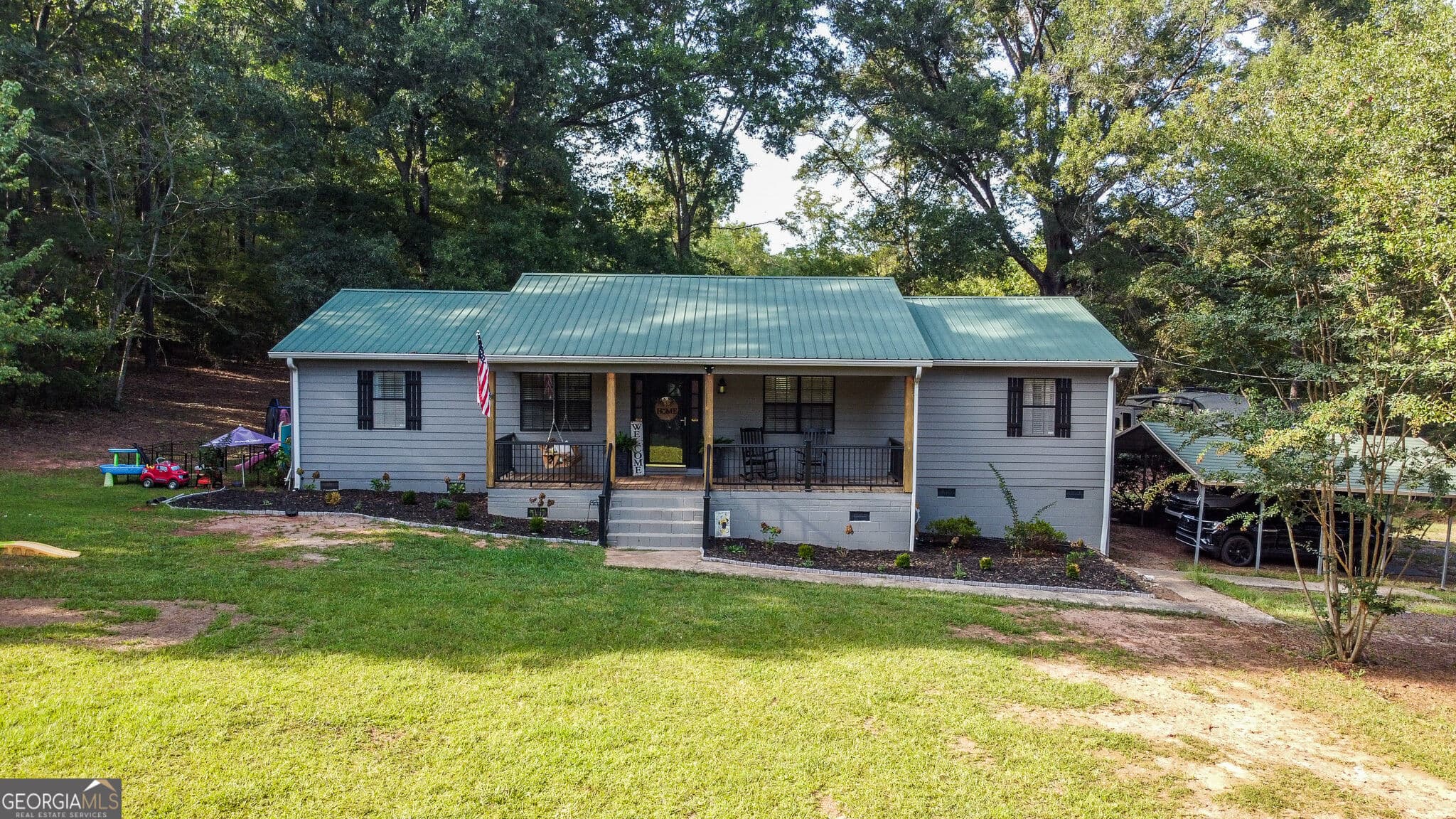 3 bedroom, 2.5 bathroom, 1,680 sq ft single family residence for sale at 2734 Flat Shoals Road, Concord, GA 30206