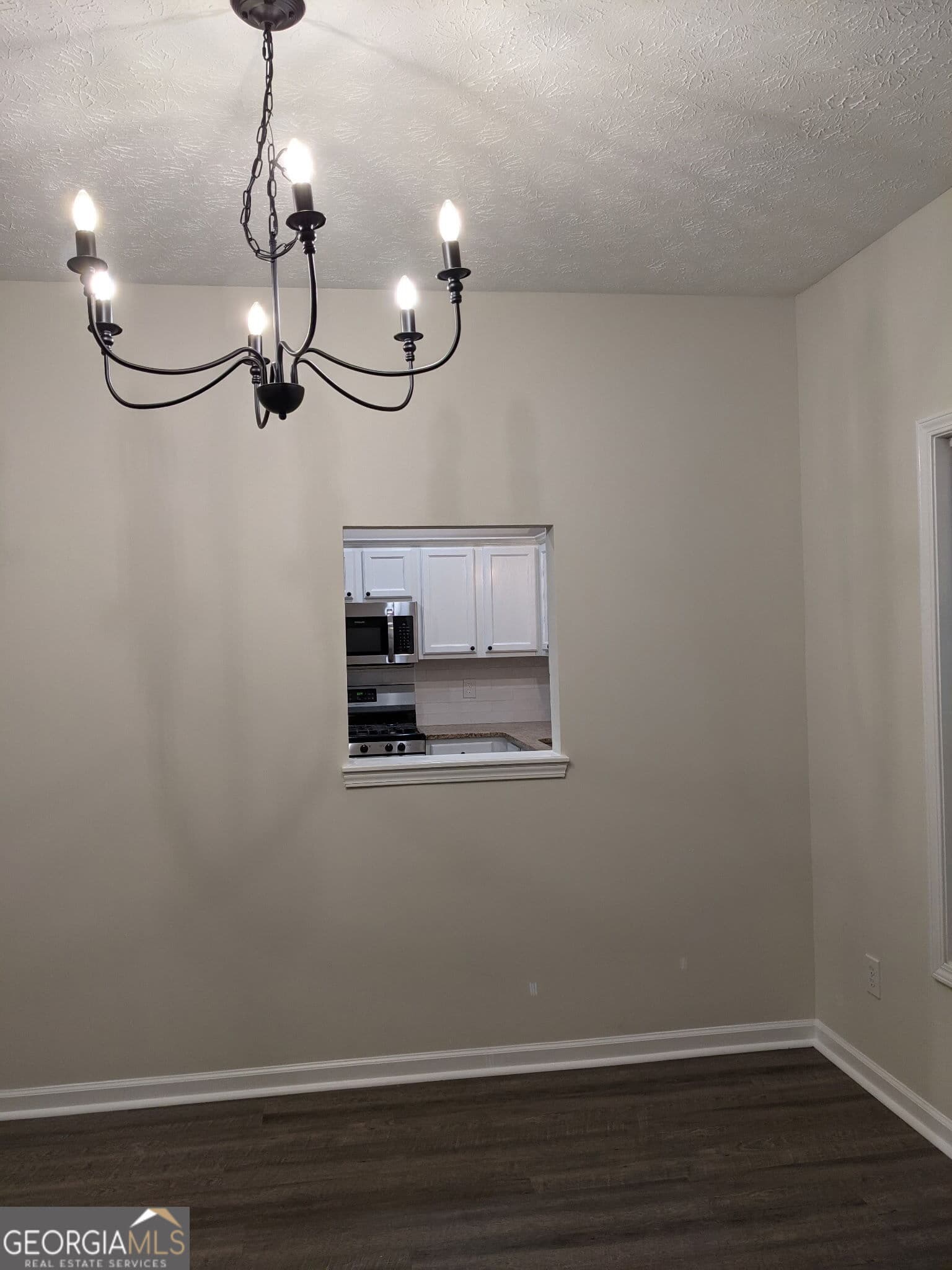 3 bedroom, 2.5 bathroom, 1,888 sq ft single family residence for rent at 322 Emerald Way, Senoia, GA 30276 for $2,250 a month — photo 8