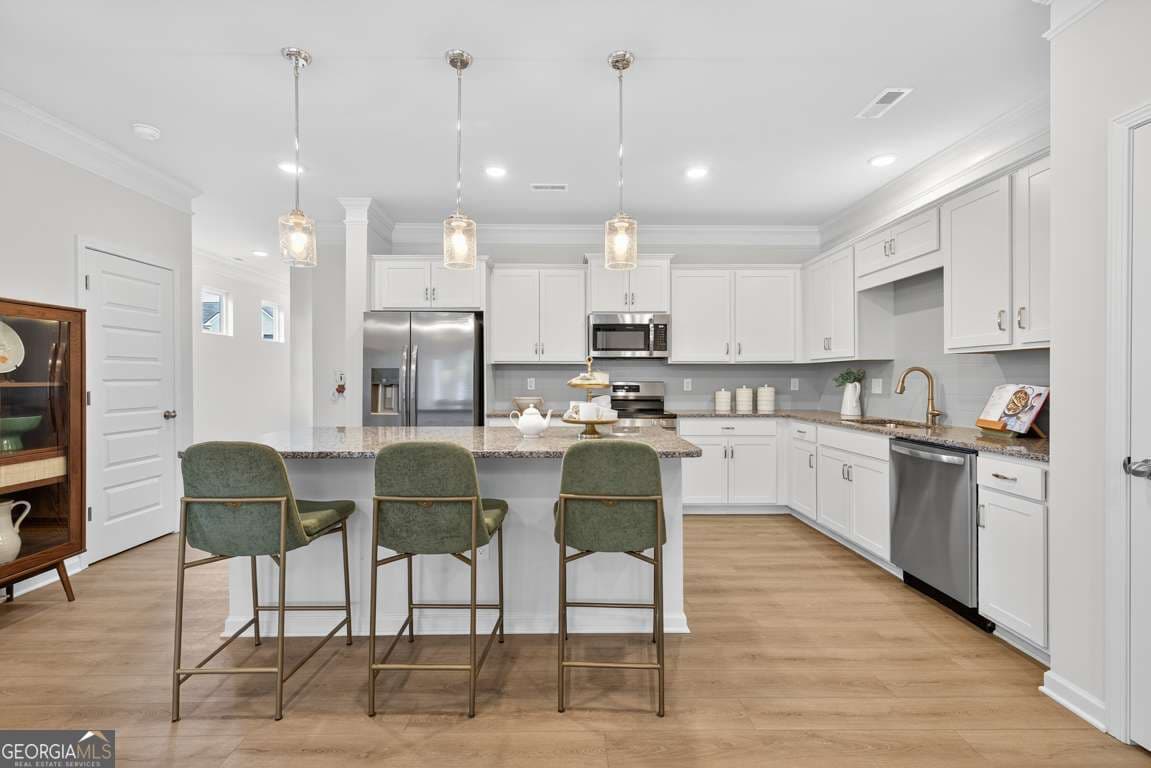 3 bedroom, 2.5 bathroom, 1,912 sq ft townhouse for sale at 827 Crescent Drive 55, Riverdale, GA 30274 — photo 6