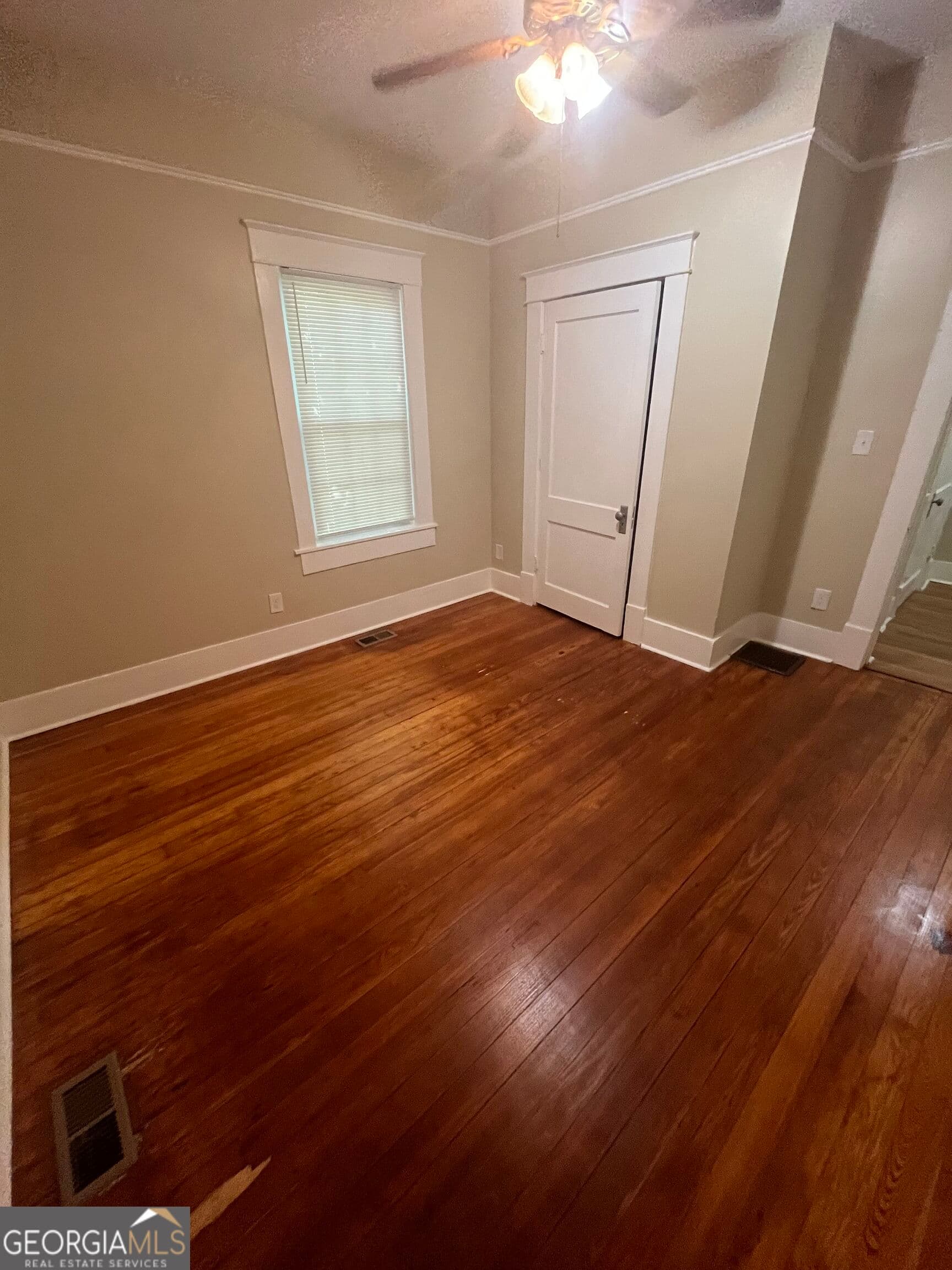 1 bedroom, 1 bathroom, 900 sq ft duplex for rent at 1776 Thompson Avenue B, East Point, GA 30344 for $1,300 a month — photo 3