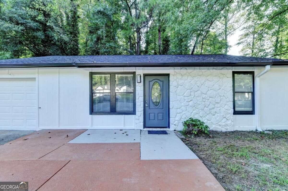 5 bedroom, 3 bathroom, 1,020 sq ft single family residence for sale at 1360 Sugarwood Lane, Norcross, GA 30093 — photo 5