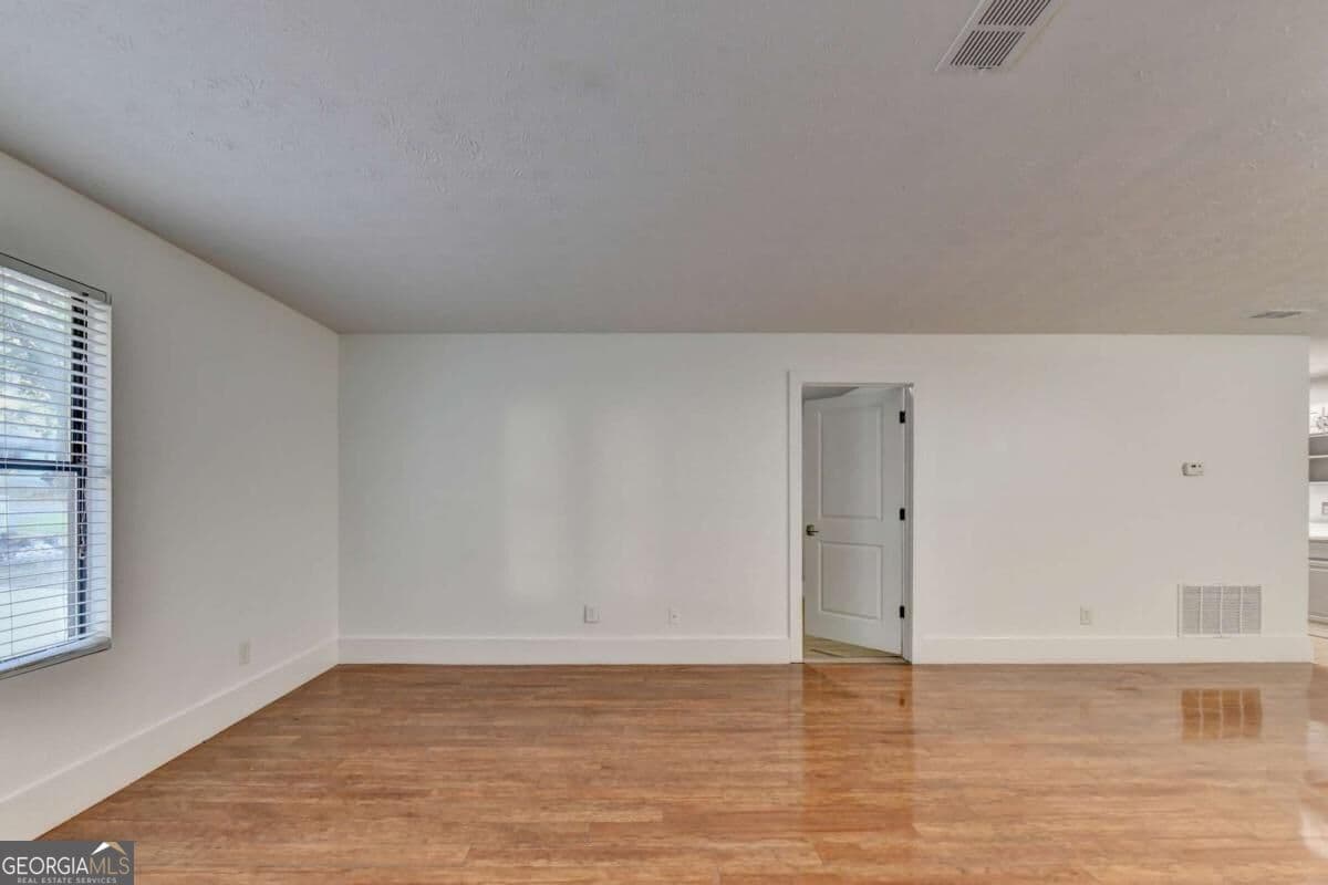 5 bedroom, 3 bathroom, 1,020 sq ft single family residence for sale at 1360 Sugarwood Lane, Norcross, GA 30093 — photo 8