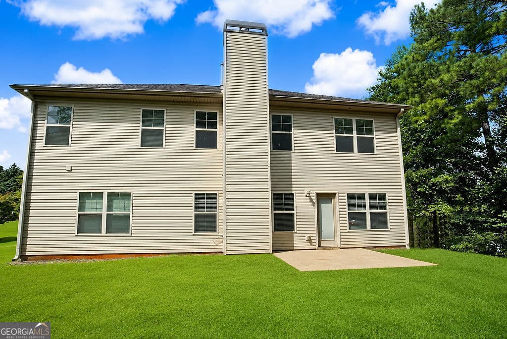 4 bedroom, 3 bathroom, 2,418 sq ft single family residence for sale at 270 Autumn Creek, Senoia, GA 30276 — photo 3
