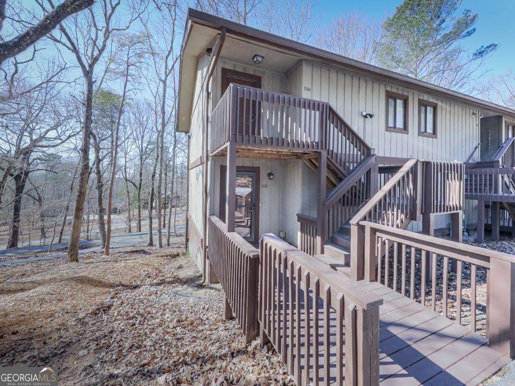 1 bedroom, 1 bathroom, 687 sq ft townhouse for sale at 1101 Fairway Oaks Road, Waleska, GA 30183 — photo 1 of 28
