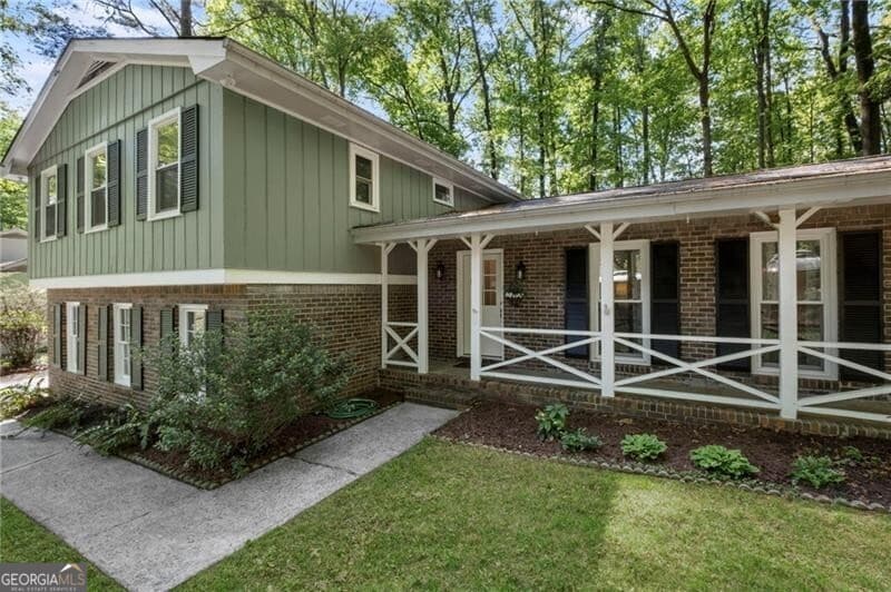 4 bedroom, 2.5 bathroom, 2,042 sq ft single family residence sold at 4628 Mountain Creek Drive, Roswell, GA 30075