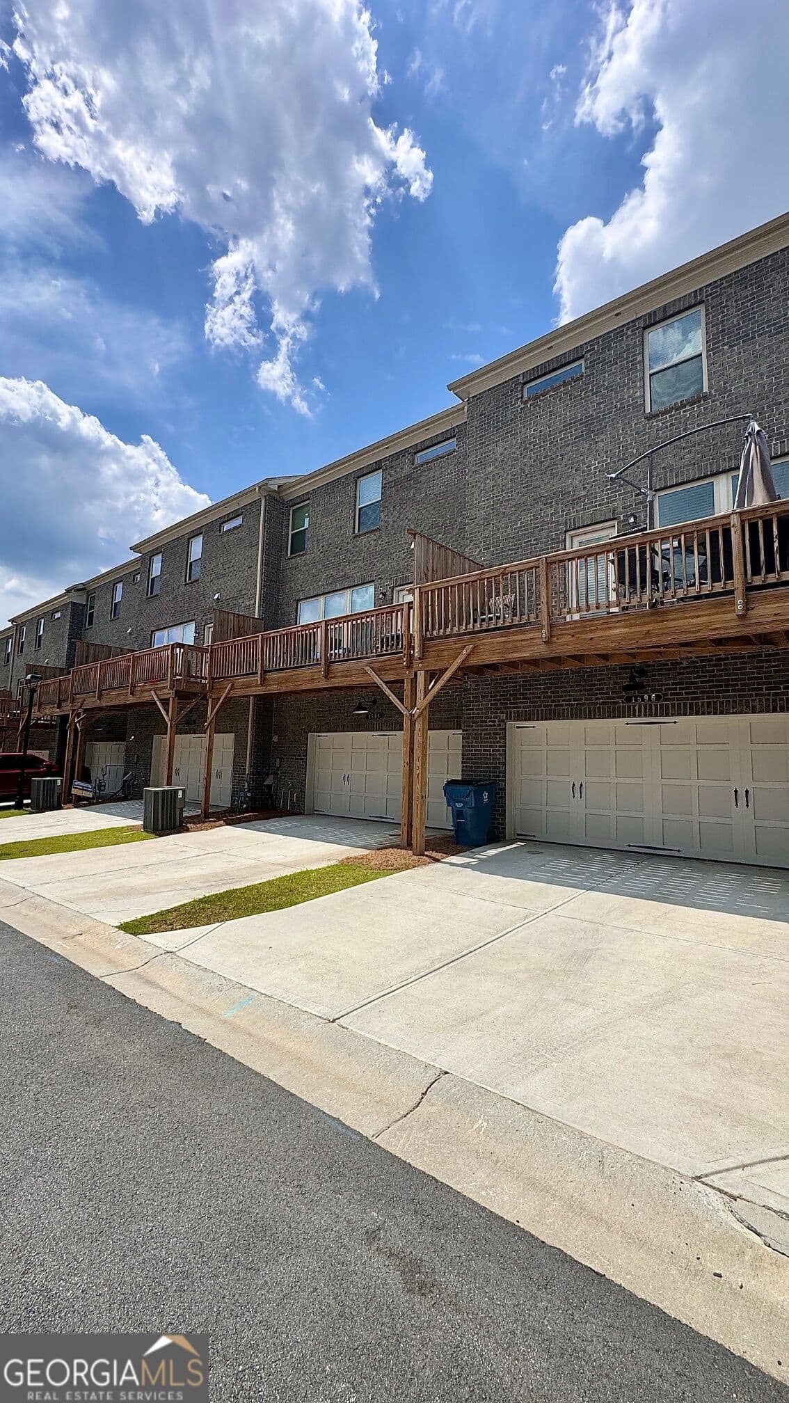 4 bedroom, 3.5 bathroom, 2,430 sq ft townhouse for rent at 1576 Halstead Place 1576, Suwanee, GA 30024 for $3,195 a month — photo 9