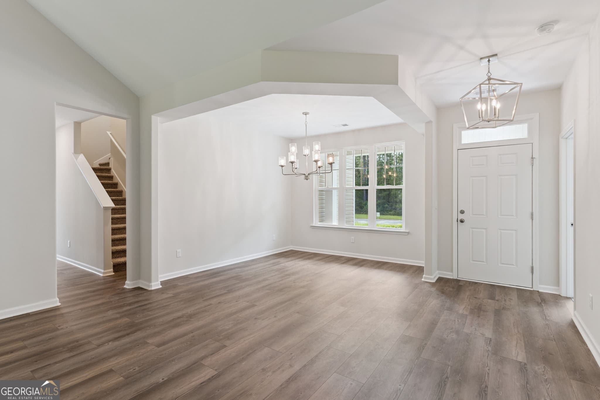 5 bedroom, 3 bathroom, 2,291 sq ft single family residence under contract at 109 Wave Break Court, Kingsland, GA 31548 — photo 6