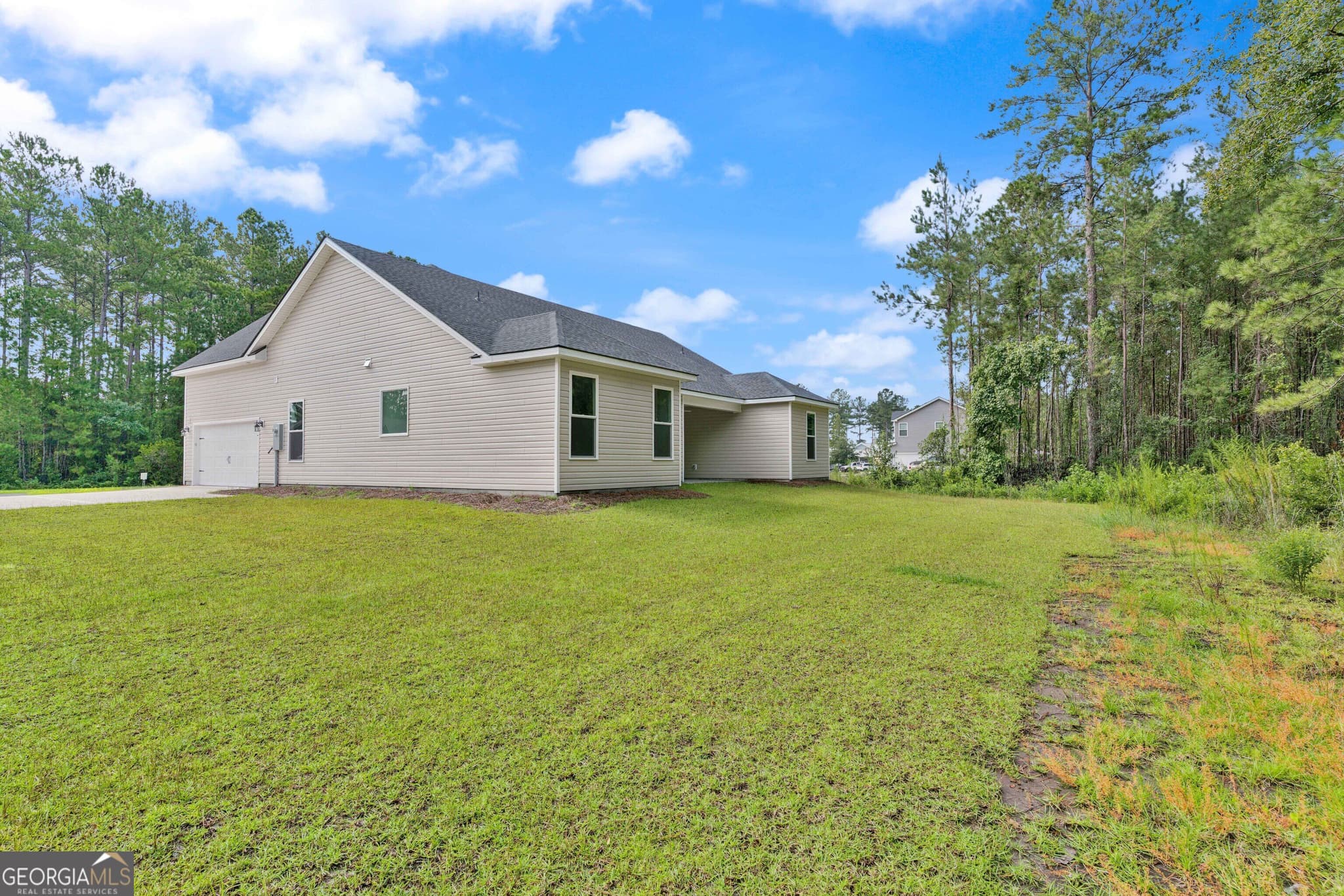 5 bedroom, 3 bathroom, 2,291 sq ft single family residence under contract at 109 Wave Break Court, Kingsland, GA 31548 — photo 3