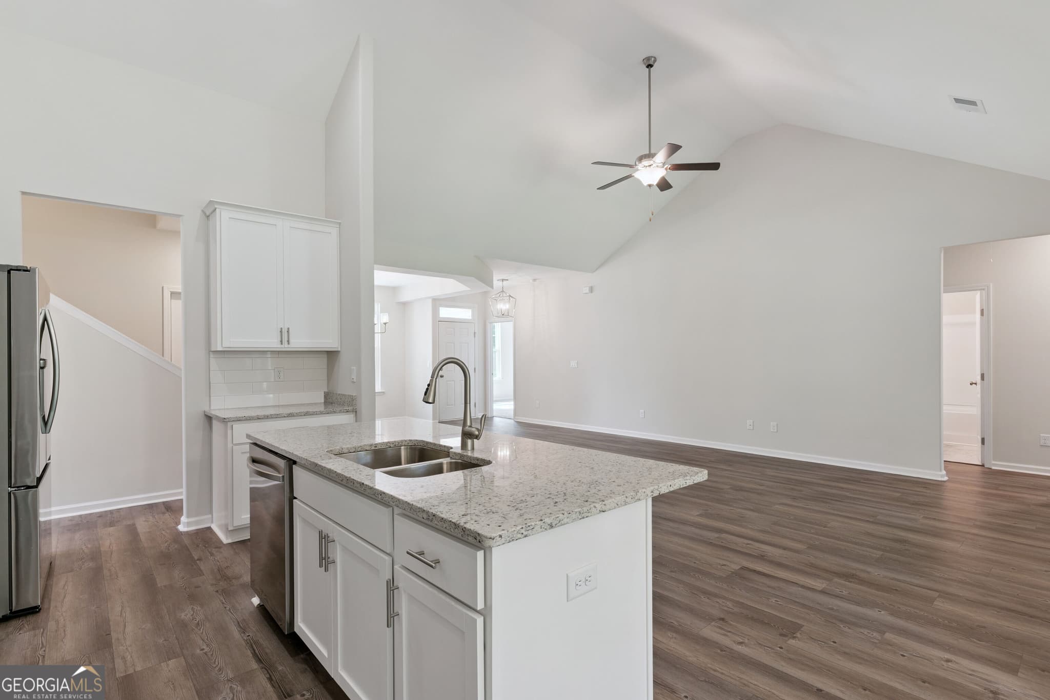 5 bedroom, 3 bathroom, 2,291 sq ft single family residence under contract at 109 Wave Break Court, Kingsland, GA 31548 — photo 9