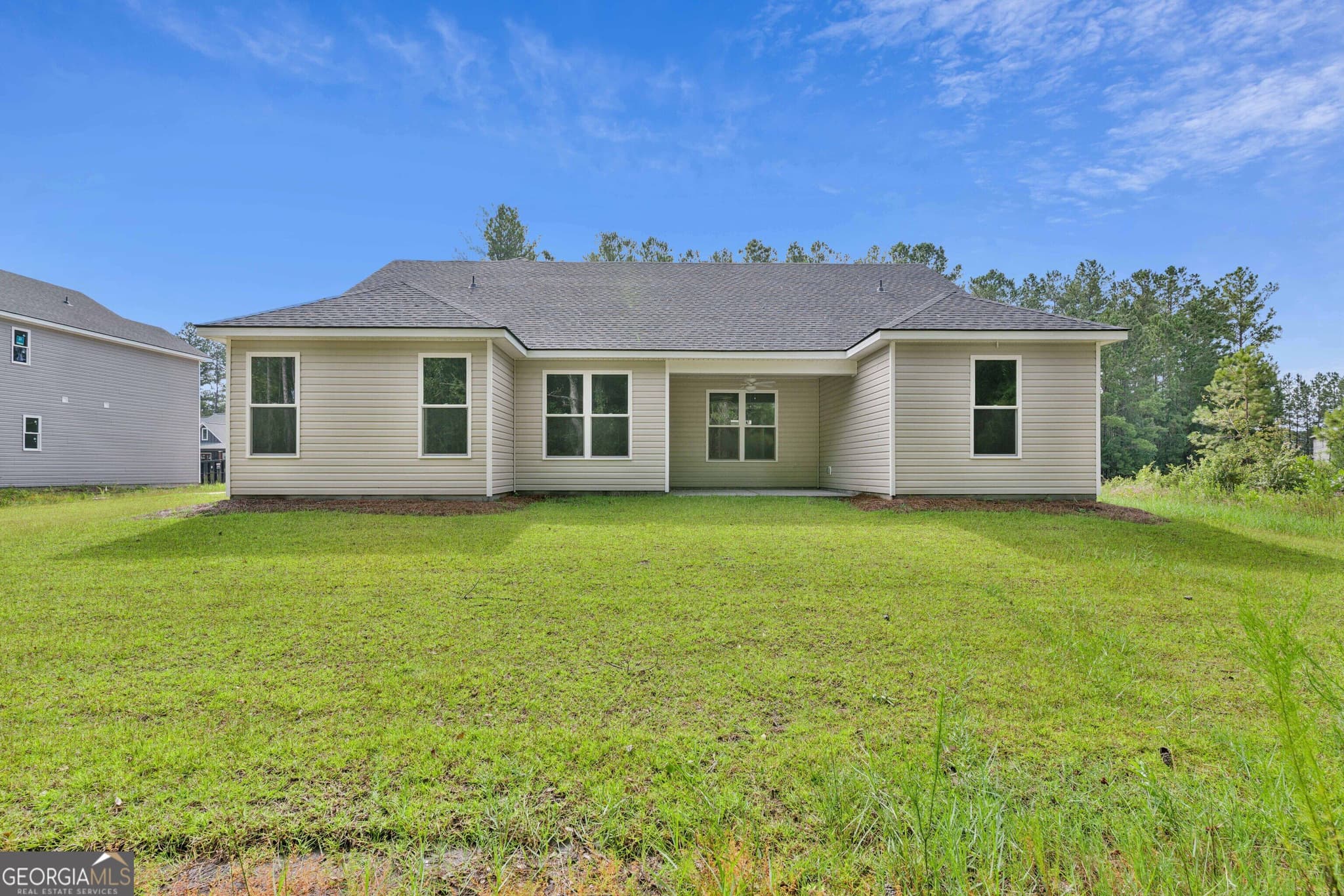 5 bedroom, 3 bathroom, 2,291 sq ft single family residence under contract at 109 Wave Break Court, Kingsland, GA 31548 — photo 4