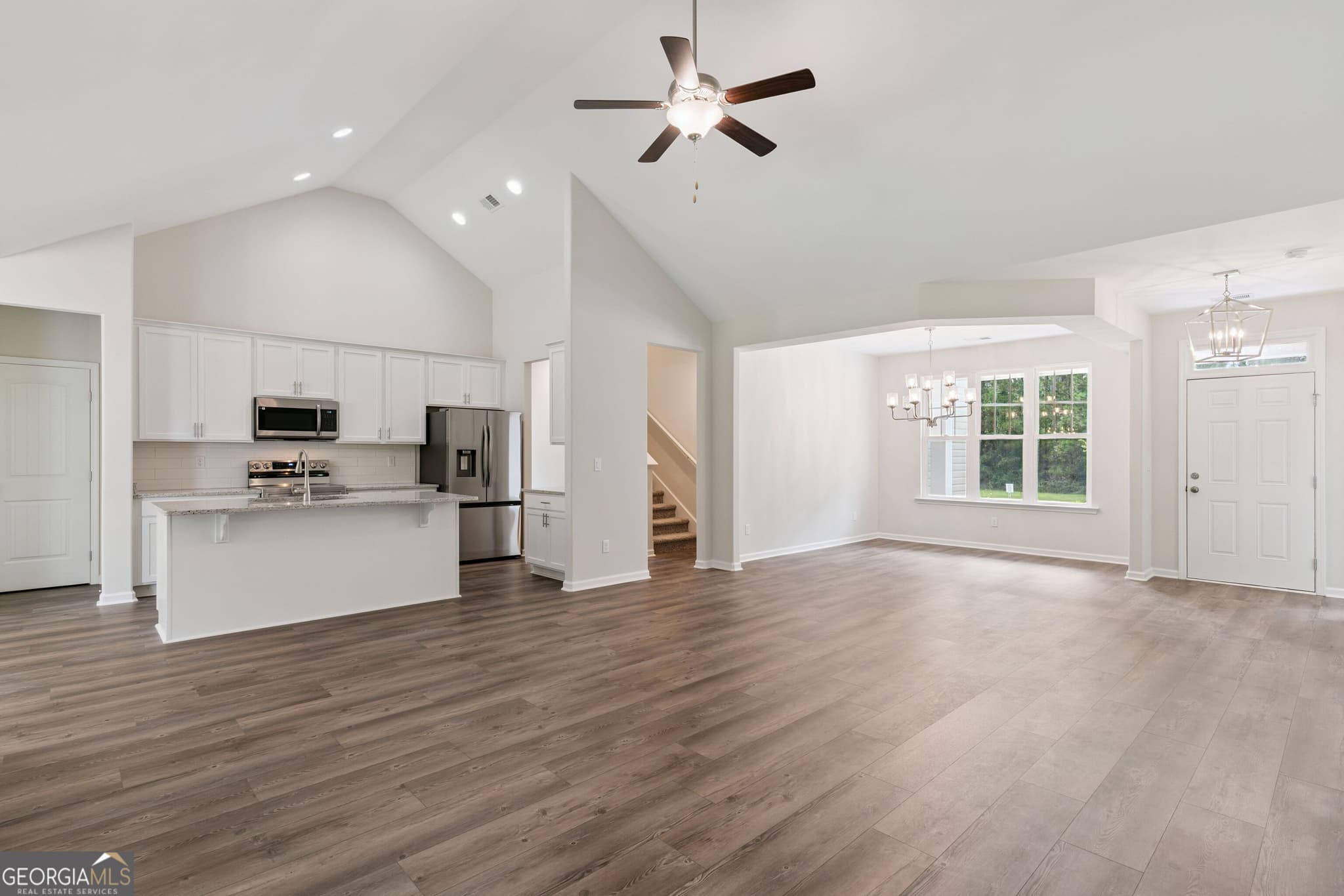 5 bedroom, 3 bathroom, 2,291 sq ft single family residence under contract at 109 Wave Break Court, Kingsland, GA 31548 — photo 8
