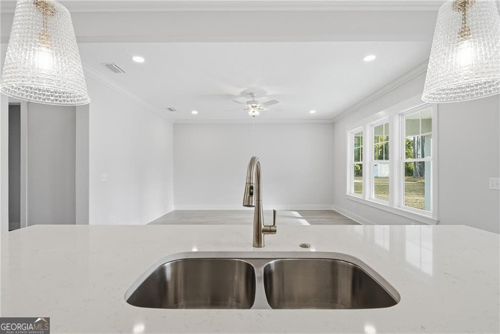 3 bedroom, 2 bathroom, 1,652 sq ft single family residence for sale at 189 Sweetwater Boulevard, Brunswick, GA 31525 — photo 5