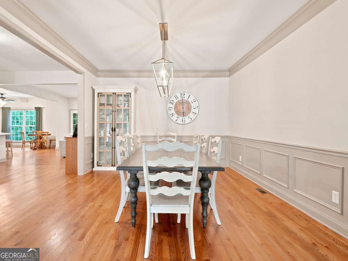 4 bedroom, 3.5 bathroom, 3,201 sq ft single family residence for sale at 1038 Boxwood Lane, Canton, GA 30114 — photo 9