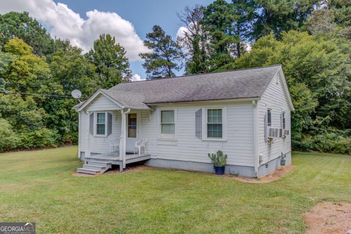 2 bedroom, 1 bathroom, 984 sq ft single family residence for sale at 2854 Centerville Highway, Snellville, GA 30078 — photo 2