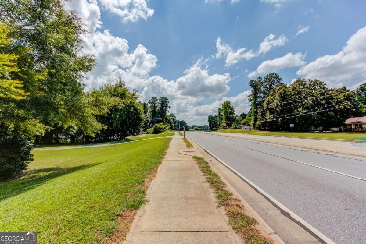 2 bedroom, 1 bathroom, 984 sq ft single family residence for sale at 2854 Centerville Highway, Snellville, GA 30078 — photo 6