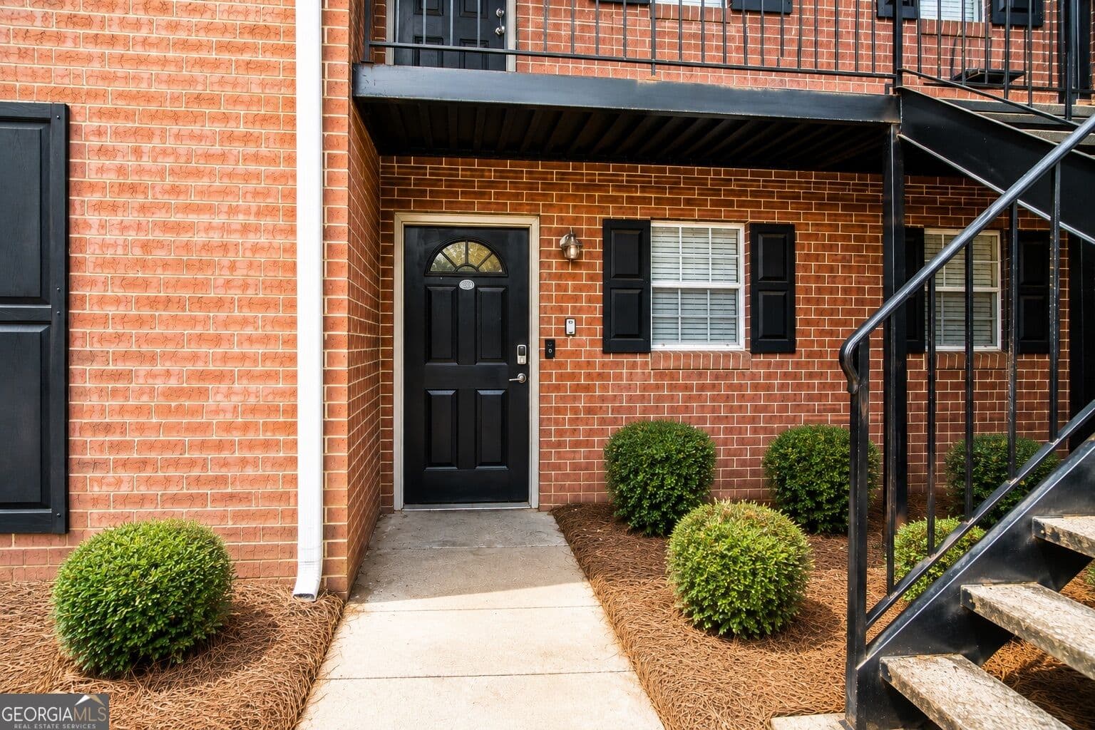 2 bedroom, 2 bathroom, 972 sq ft condominium for sale at 1055 Baxter Street 406, Athens, GA 30606 — photo 1 of 12