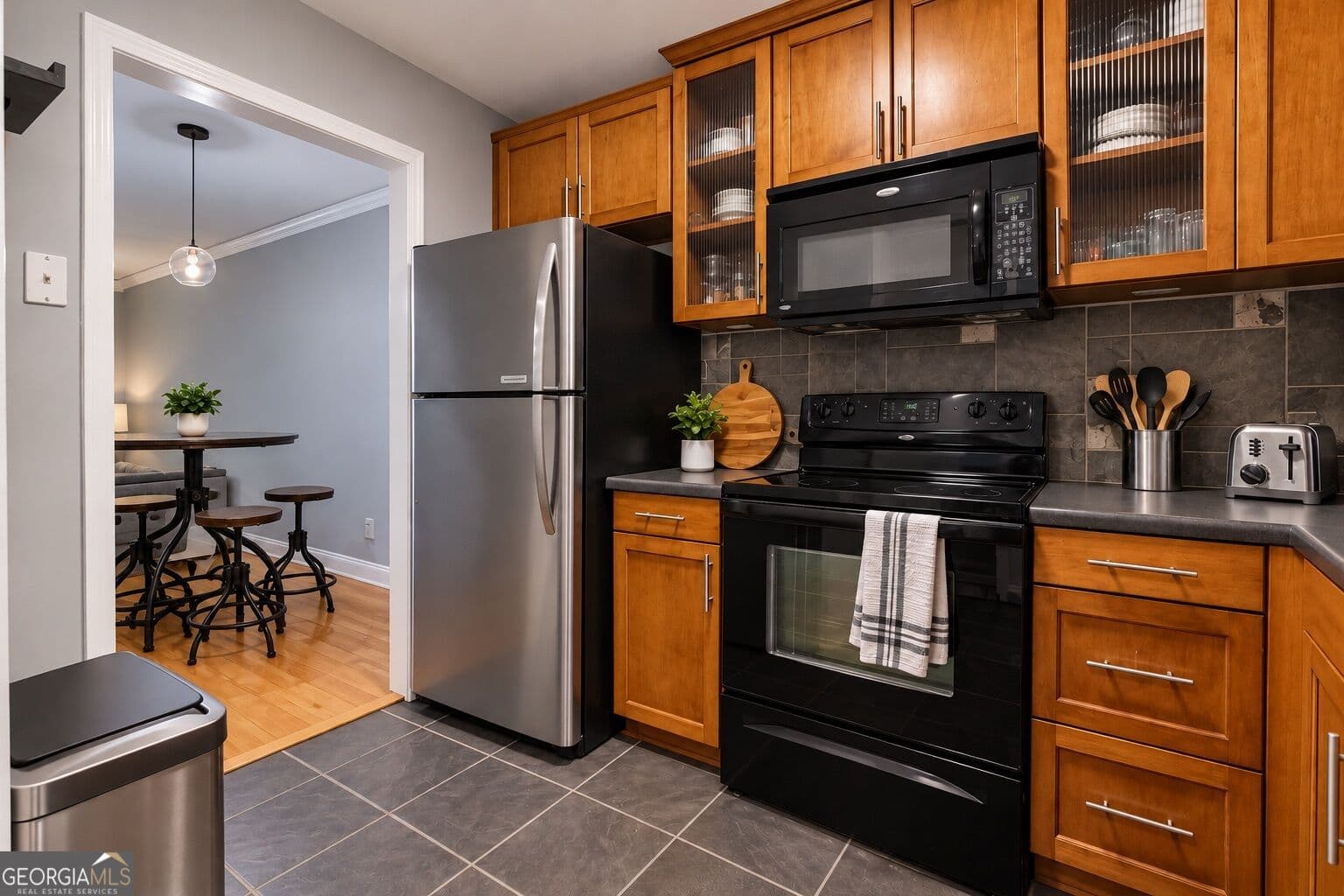 2 bedroom, 2 bathroom, 972 sq ft condominium for sale at 1055 Baxter Street 406, Athens, GA 30606 — photo 5