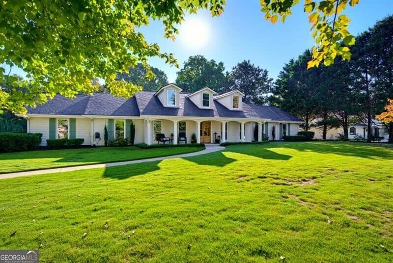 5 bedroom, 4.5 bathroom, 3,963 sq ft single family residence for sale at 12065 King Road, Roswell, GA 30075 — photo 2