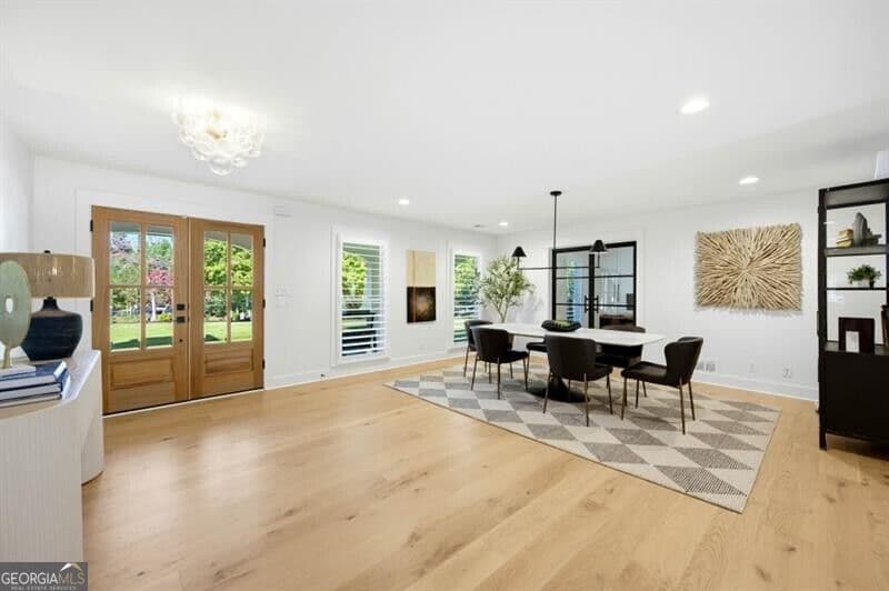 5 bedroom, 4.5 bathroom, 3,963 sq ft single family residence for sale at 12065 King Road, Roswell, GA 30075 — photo 7