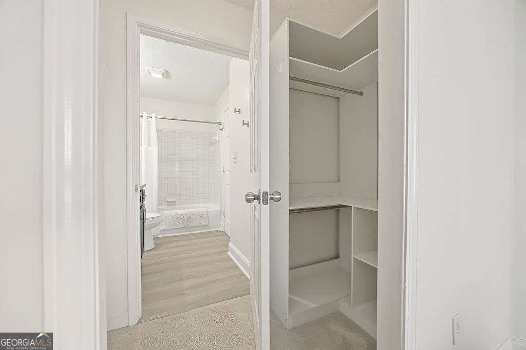 1 bedroom, 1 bathroom, 730 sq ft condominium for sale at 1075 Peachtree Walk A301, Atlanta, GA 30309 — photo 9