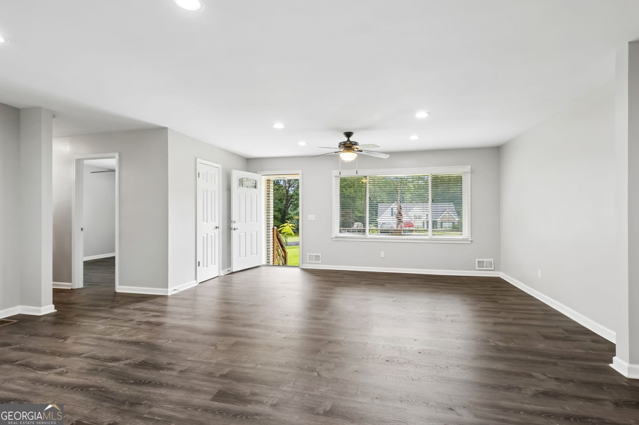 3 bedroom, 2 bathroom, 1,344 sq ft single family residence for sale at 1331 Owen Circle, Buford, GA 30518 — photo 7