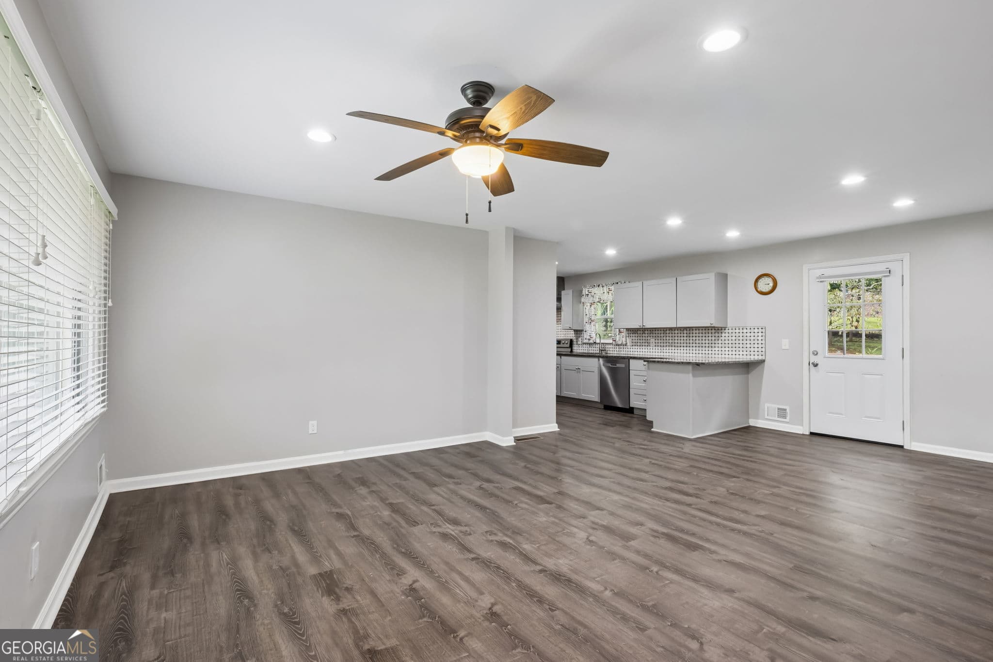 3 bedroom, 2 bathroom, 1,344 sq ft single family residence for sale at 1331 Owen Circle, Buford, GA 30518 — photo 8