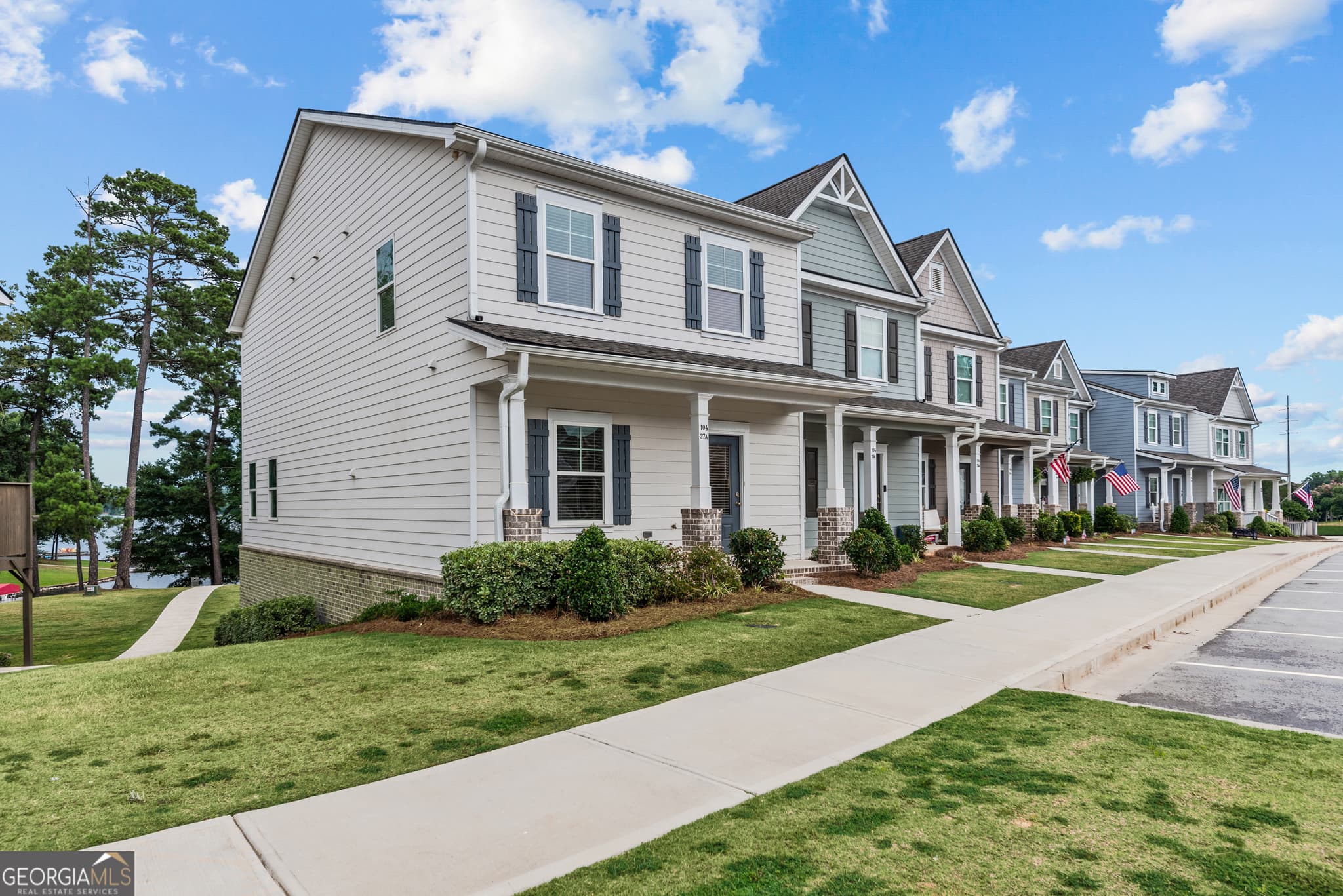 4 bedroom, 3.5 bathroom, 2,595 sq ft townhouse for sale at 104 Crane Lane BUILDING 11, UNIT 27A, Eatonton, GA 31024 — photo 2
