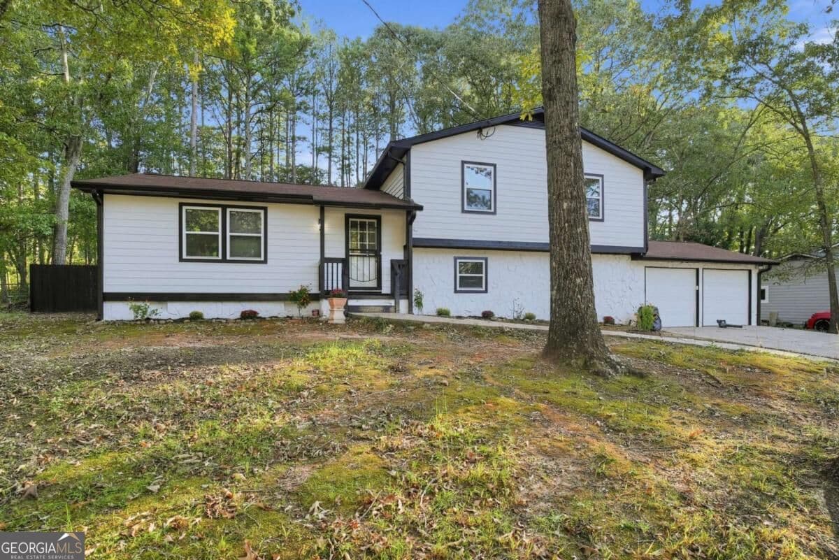 4 bedroom, 3 bathroom single family residence for sale at 70 Hager Drive, Riverdale, GA 30274 — photo 2
